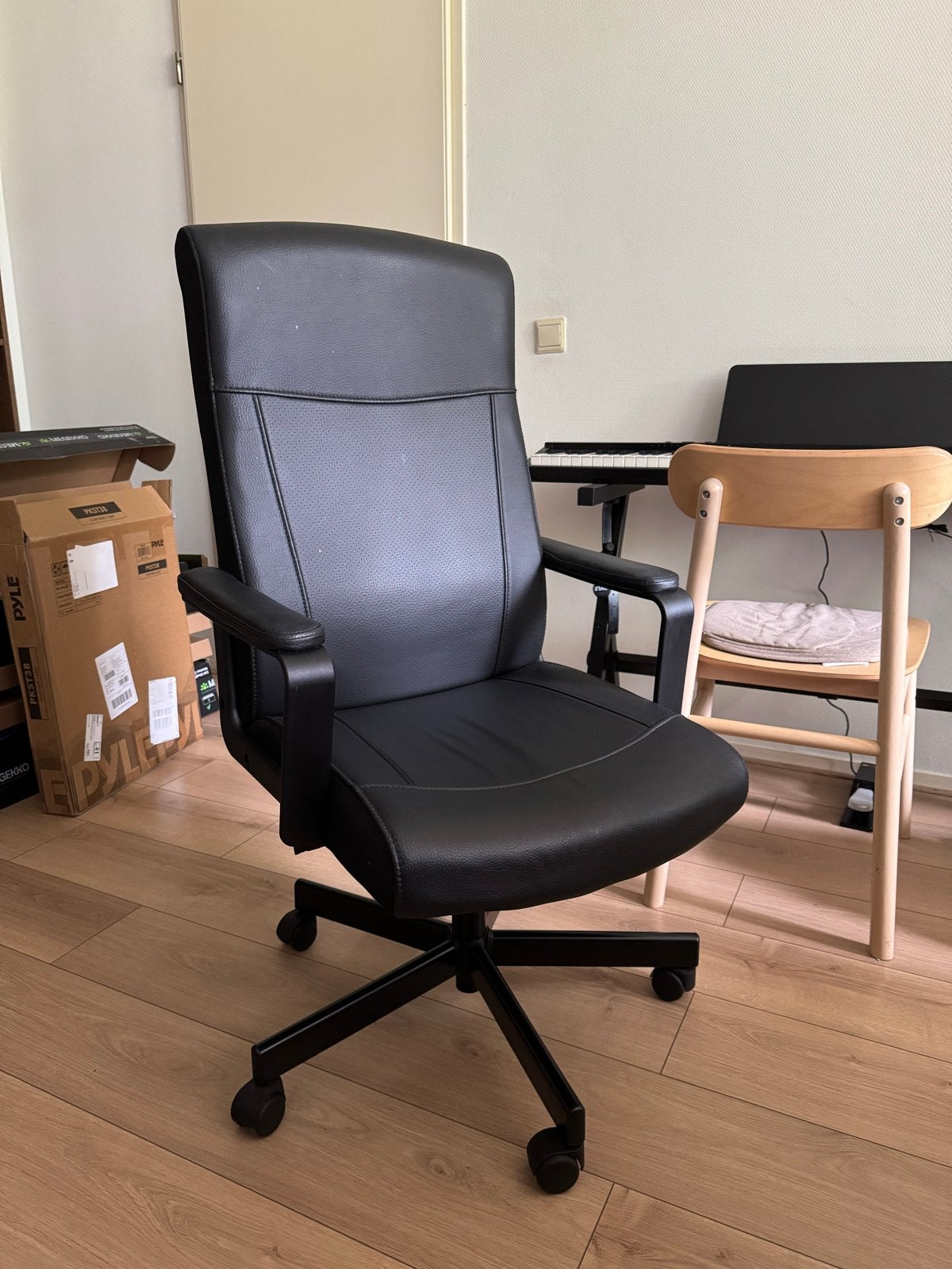 IKEA MILLBERGET Bureaustoel - Zwart, Huis en Inrichting, Bureaustoelen, Ophalen, Zo goed als nieuw, Zwart, Bureaustoel