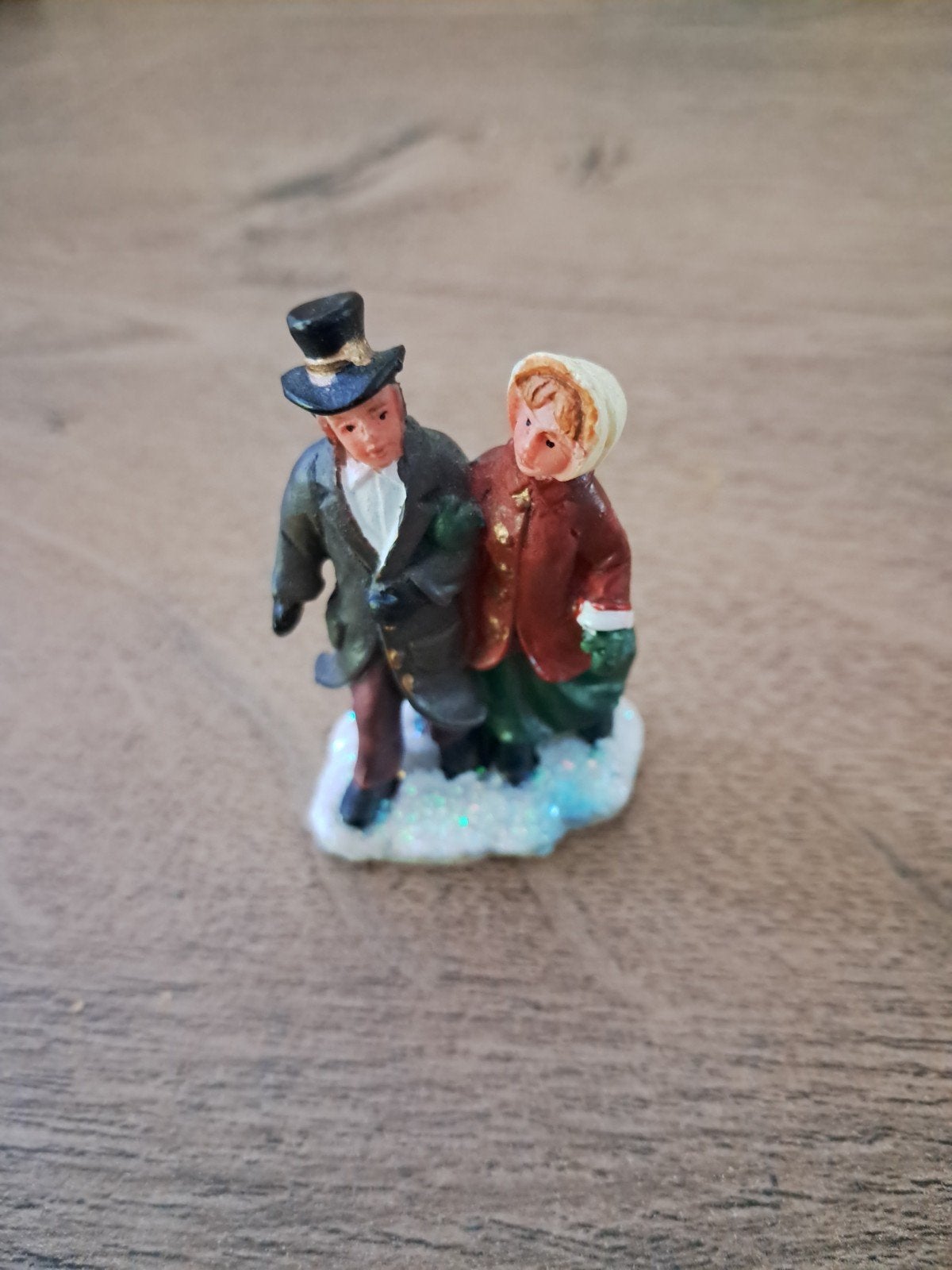 vrouw en man lopen, Diversen, Ophalen