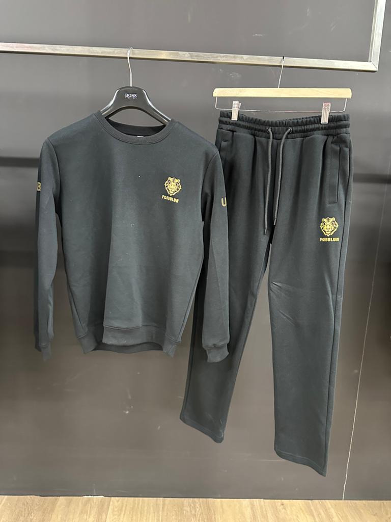 Zwart trainingspak met gouden leeuw logo, Ophalen of Verzenden, Nieuw