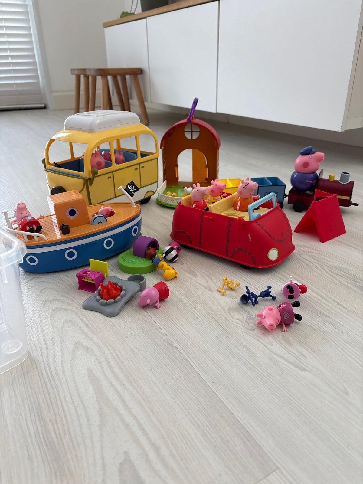 Grote Peppa Pig speelset: bus, boot, auto, trein en meer!, Ophalen, Gebruikt, Jongen of Meisje