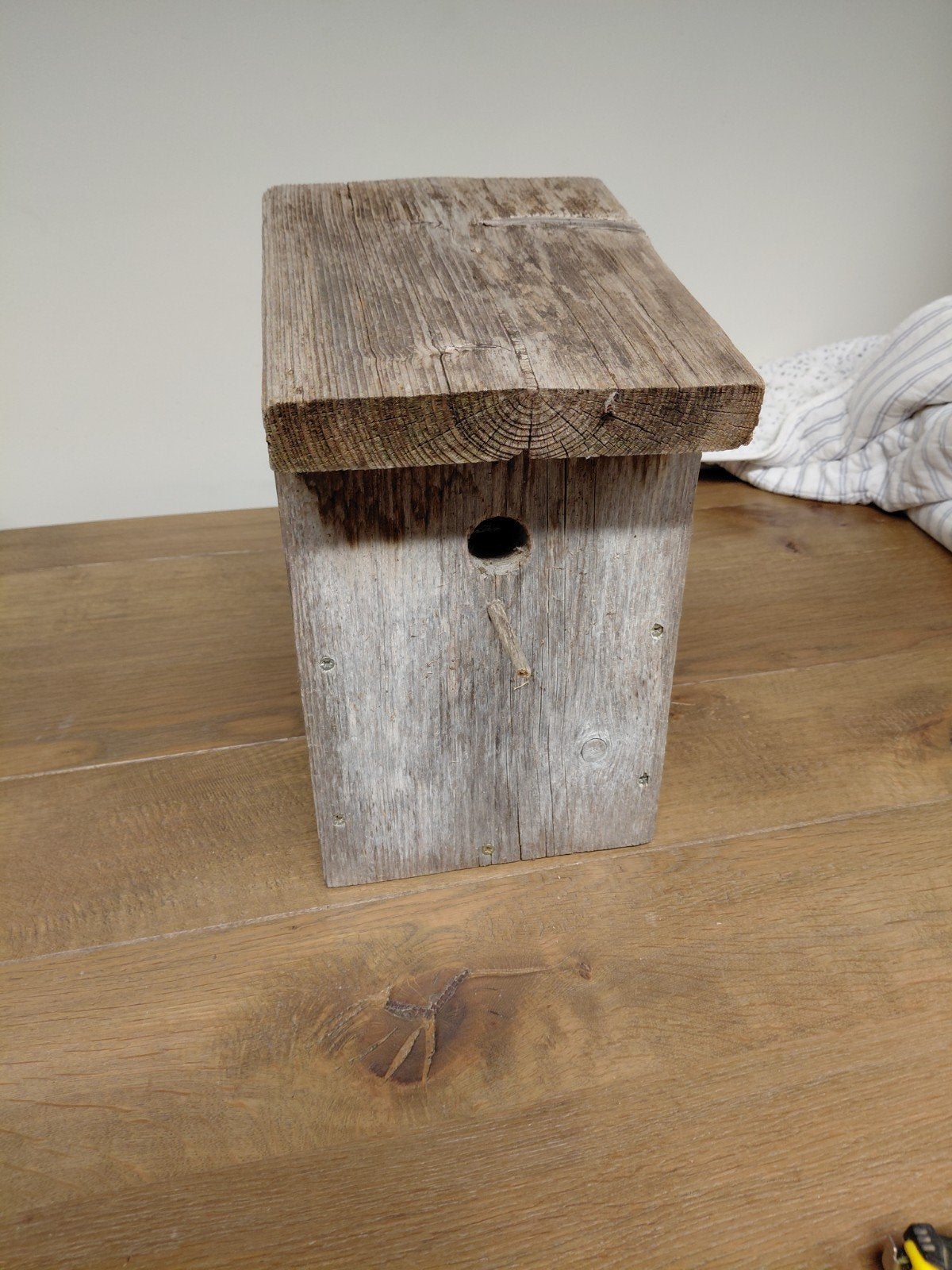 Rustiek vogelhuisje van gerecycled hout, Ophalen of Verzenden, Gebruikt