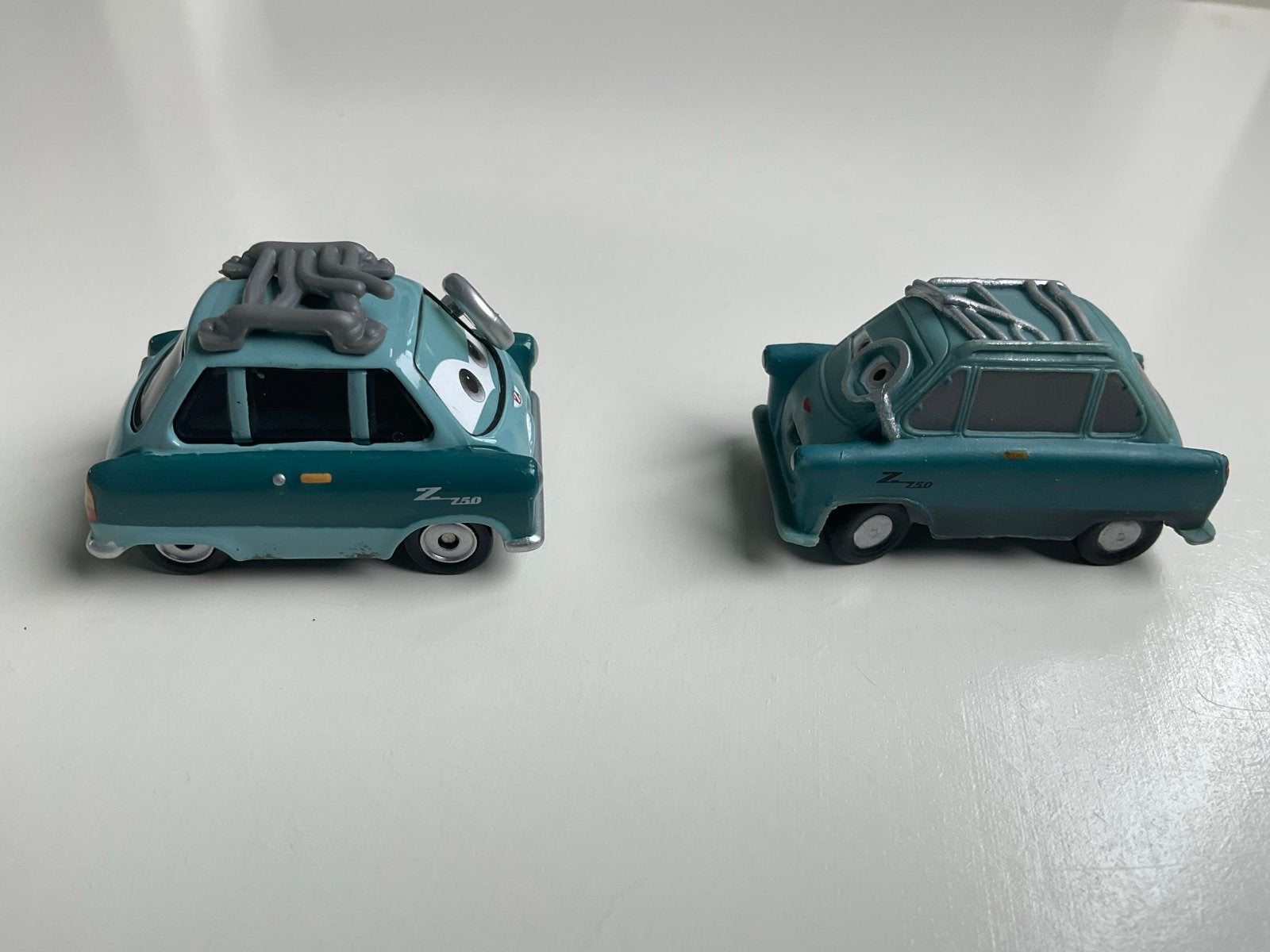 Cars 2 Professor Z diecast modelauto's (2 stuks), Ophalen of Verzenden, Gebruikt