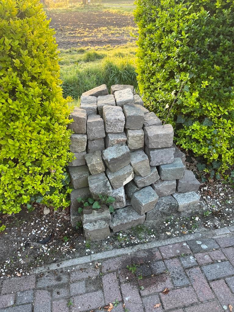 Zweedse keien - Gebruikte natuursteen voor tuin en oprit, Tuin en Terras, Grind, Keien en Split, Ophalen, Gebruikt, Graniet, Kei