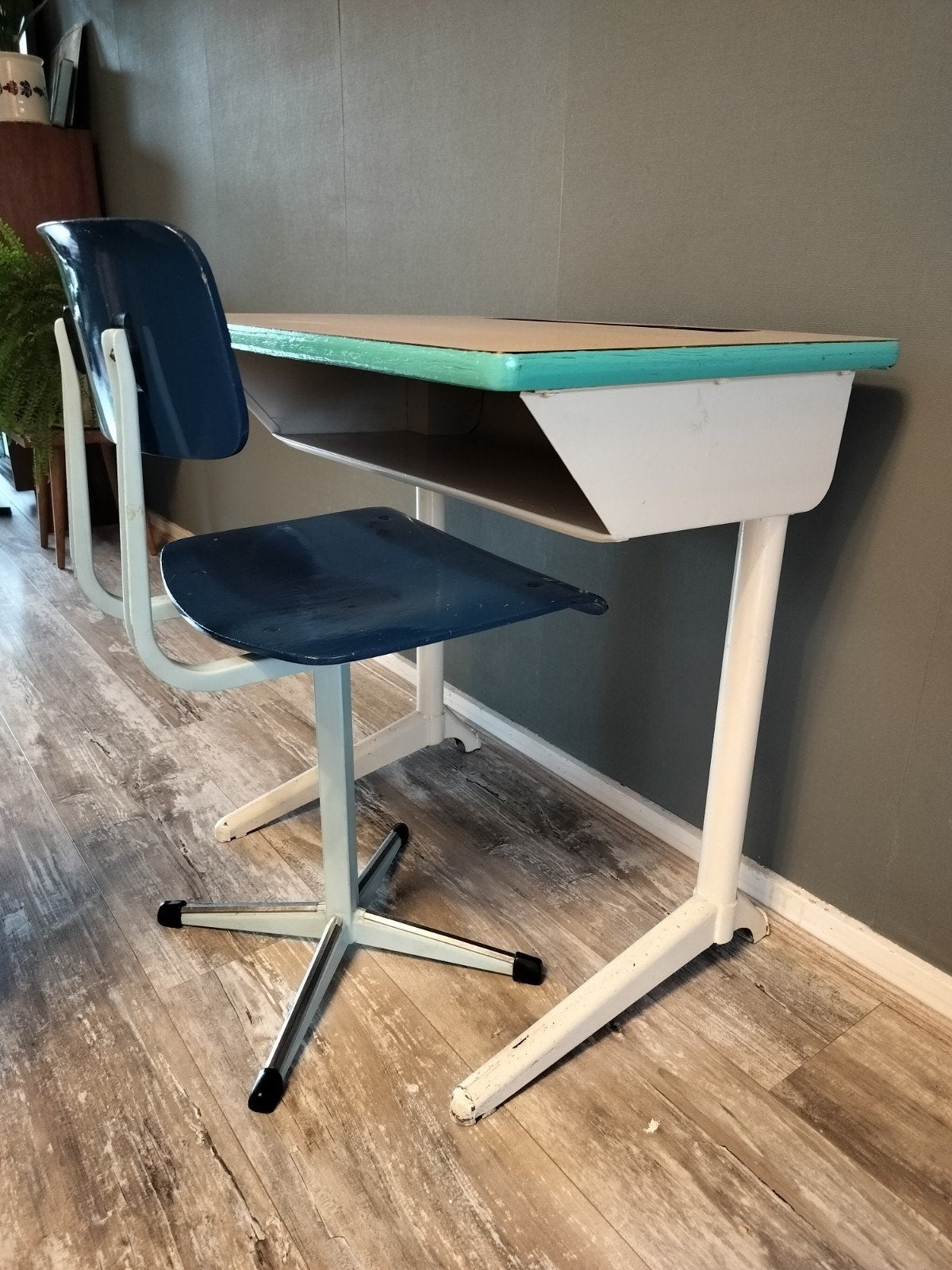 Vintage schoolbankje met stoel, Ophalen, Gebruikt
