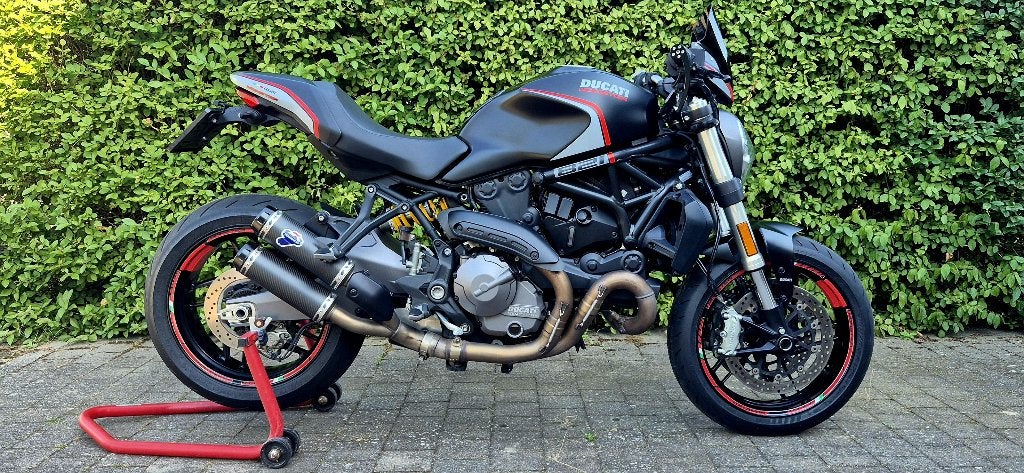 Ducati Monster 821 Stealth | Termignoni | Veel extra’s, Motoren, 2 cilinders, Motorrijbewijs A, Handvatverwarming, Particulier