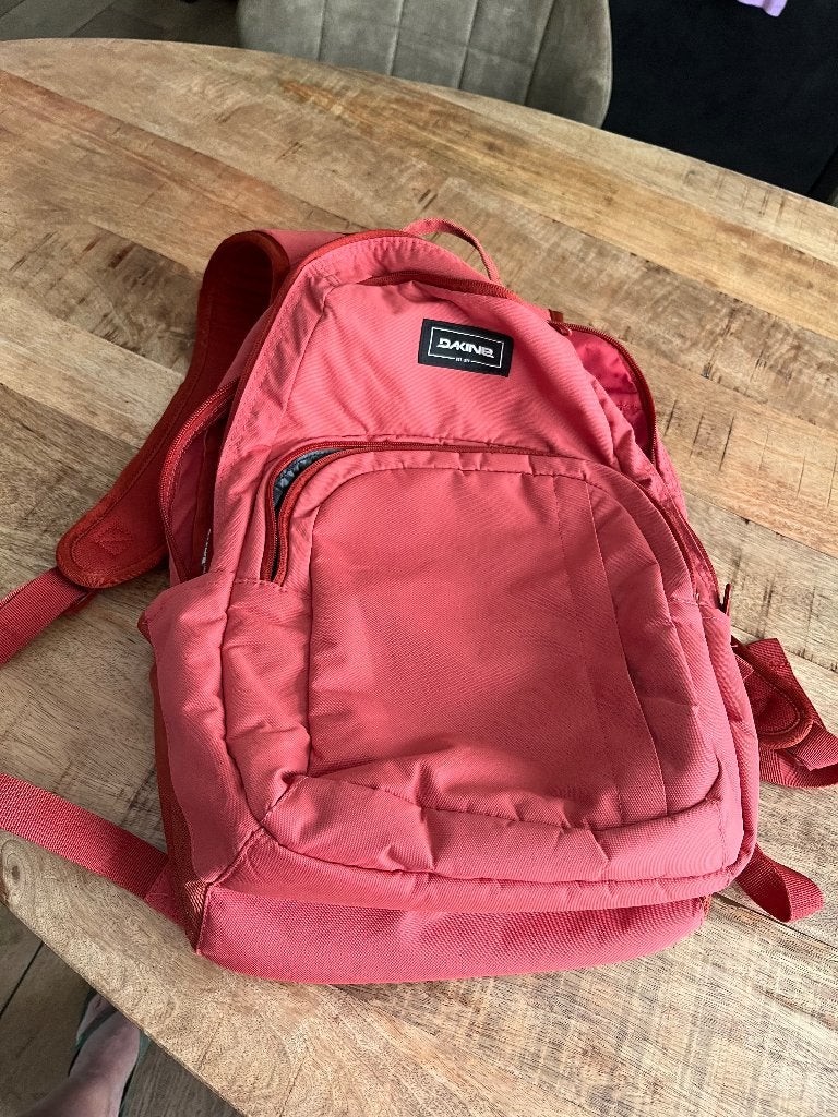 Dakine rugzak, Overige merken, 40 cm of meer, Ophalen of Verzenden, Zo goed als nieuw