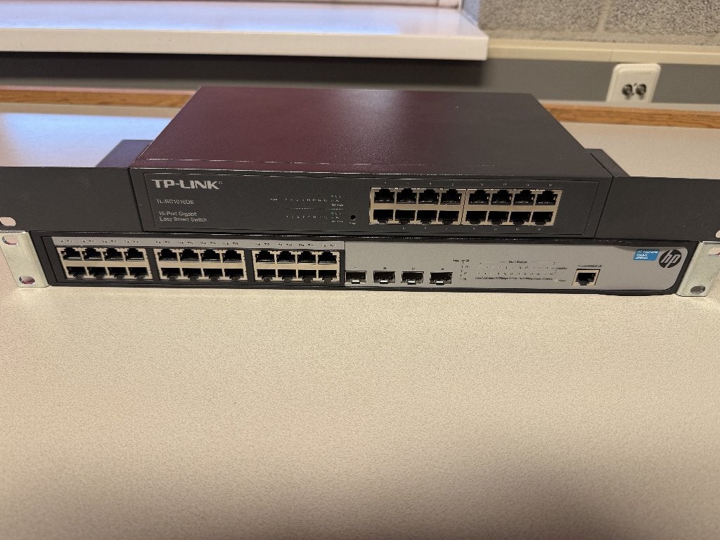 2x Gigabit Switch (HP 1920-24G & TP-Link TLSG1016DE), Ophalen, Gebruikt, Onbekend, Onbekend