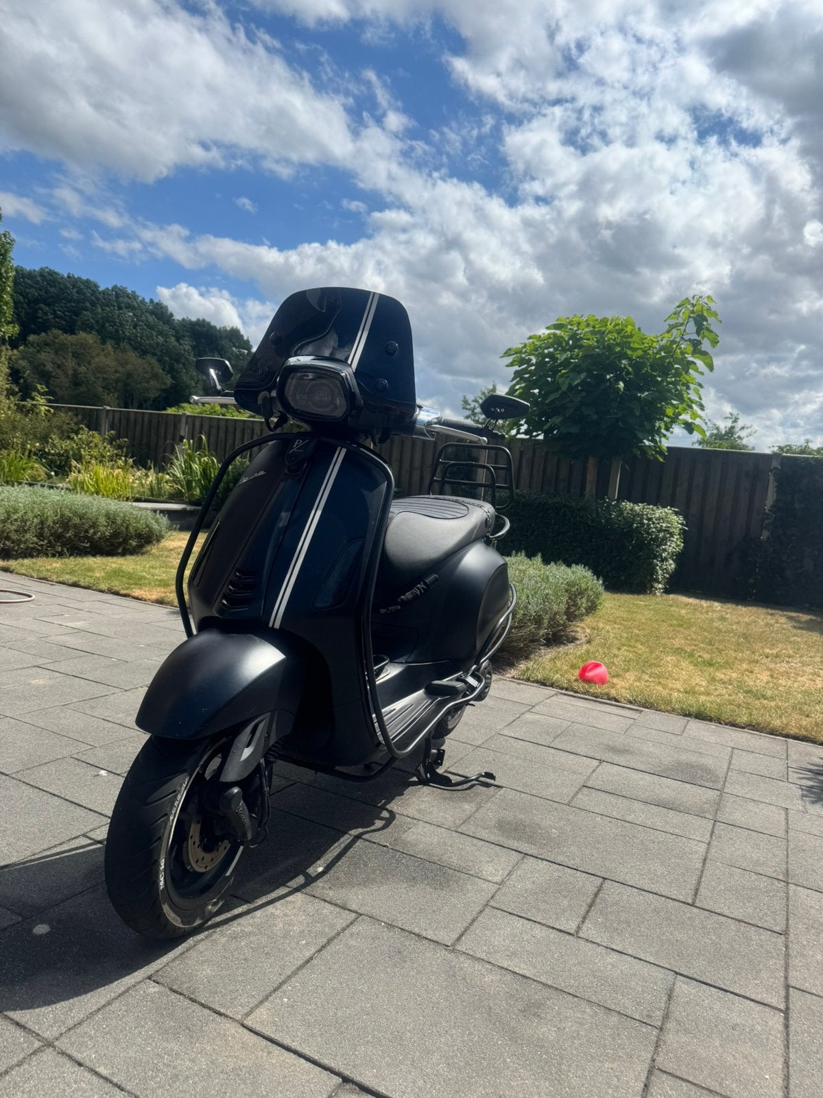 Vespa sprint, Fietsen en Brommers, Scooters | Vespa, Ophalen of Verzenden, Zo goed als nieuw, Benzine, Overige modellen
