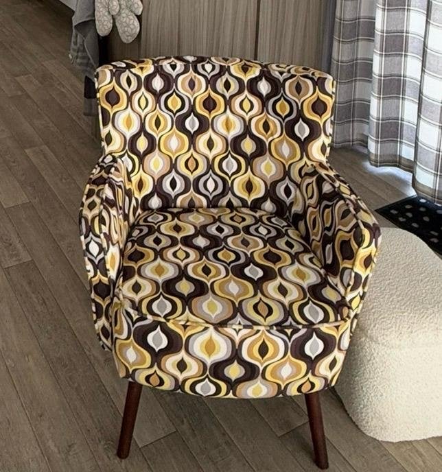 Retro fauteuil met opvallend patroon, Ophalen, 75 tot 100 cm, Zo goed als nieuw, Stof