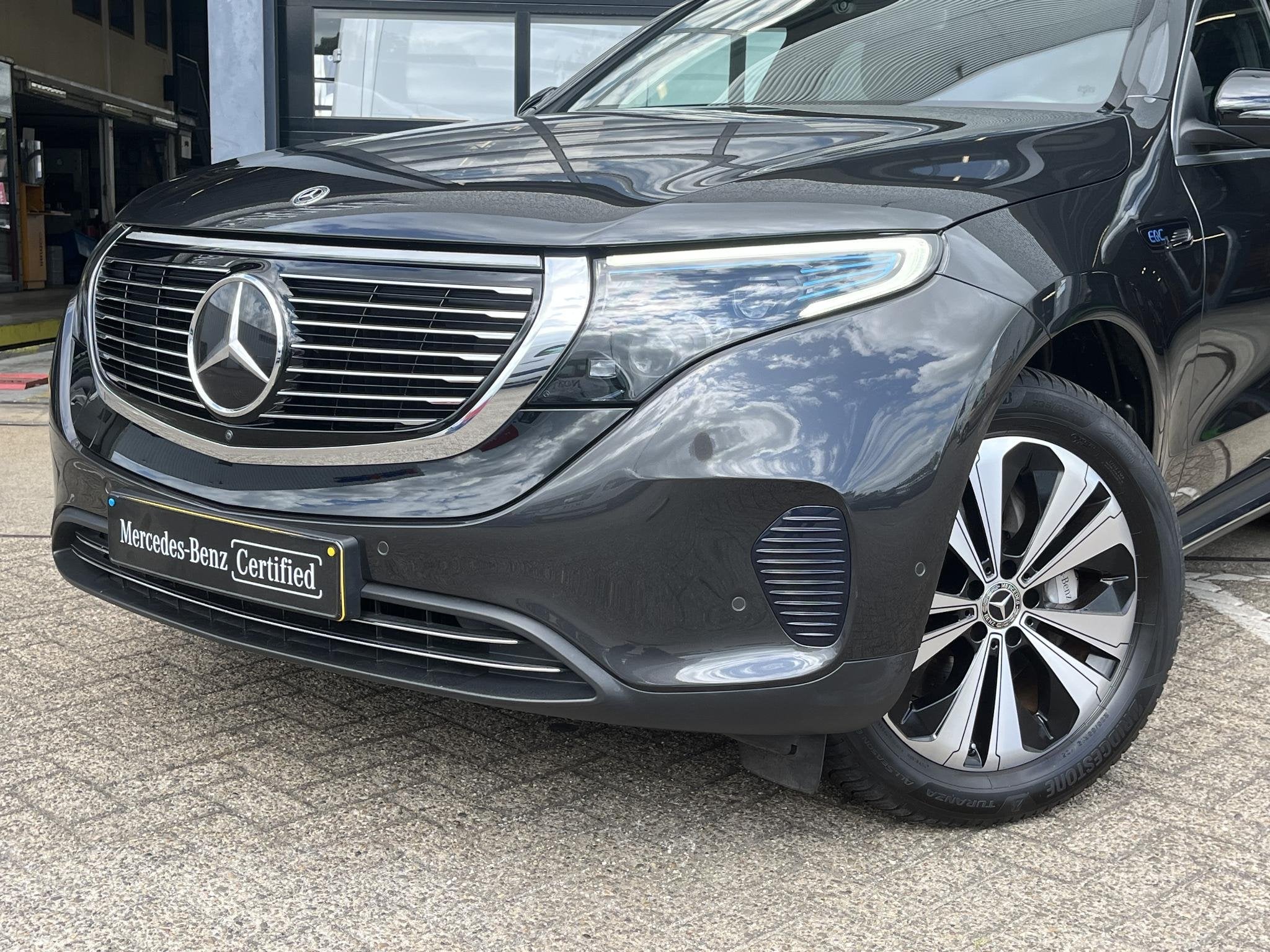Mercedes-Benz EQC 400 4MATIC 80 kWh, Automaat, Stof, 80 kWh, Zwart