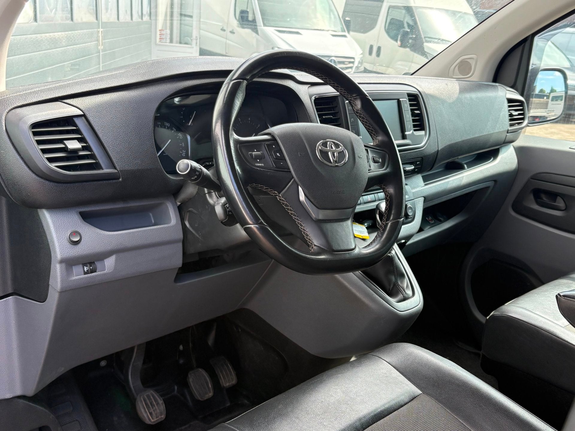 Toyota PROACE Compact 2.0 D-4D 122pk Navi Clima Cruise, Voorwielaandrijving, Gebruikt, Euro 6, Leder en Stof