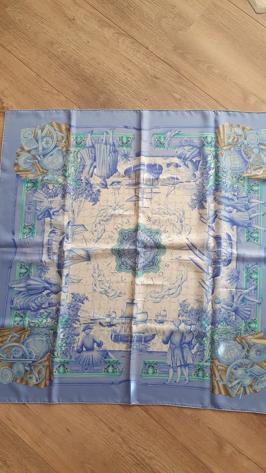 Hermès shawl, Maat 46/48 (XL) of groter, Ophalen of Verzenden, Zo goed als nieuw, Hermès