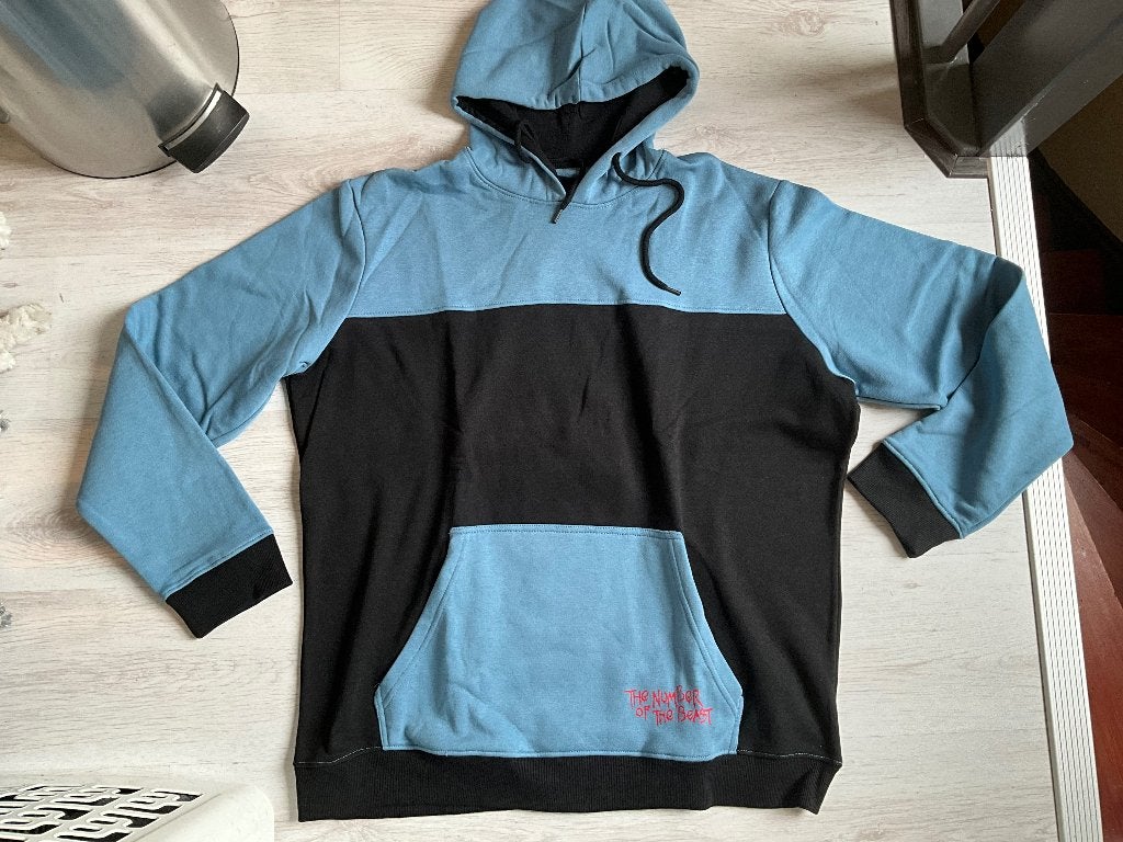 Blauw/zwarte trui met capuchon van Iron Maiden Maat XXL, Nieuw, Ophalen of Verzenden, Blauw/zwarte trui met capuchon van Iron Maiden Maat XXL