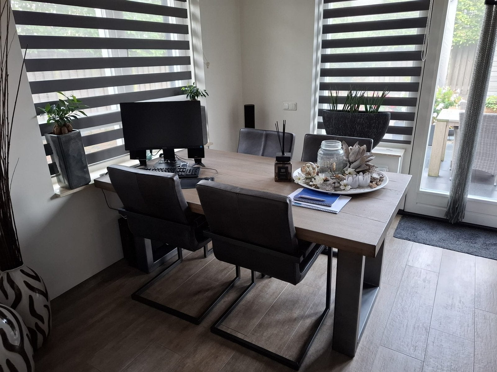 Eethoek, Ophalen, Zo goed als nieuw, 4 tot 6 stoelen
