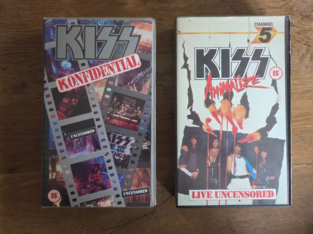 VHS-videobanden Kiss Konfidential + Animalize (uncensored), Alle leeftijden, Ophalen of Verzenden, Gebruikt, Muziek en Concerten