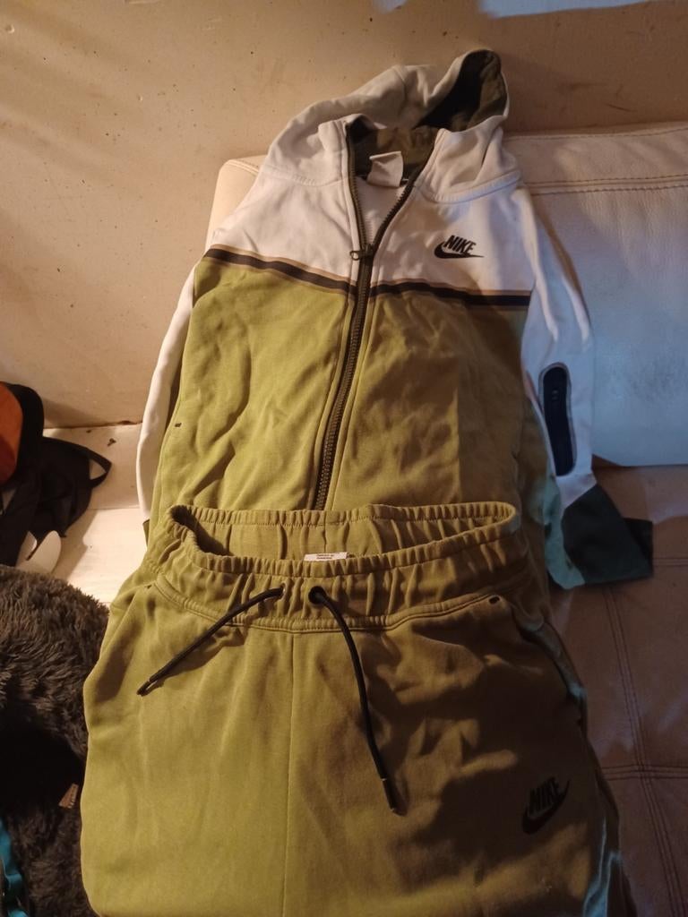 Nike trainingspak maat 147-158cm (L), Ophalen of Verzenden, Zo goed als nieuw, Nike, Jongen of Meisje
