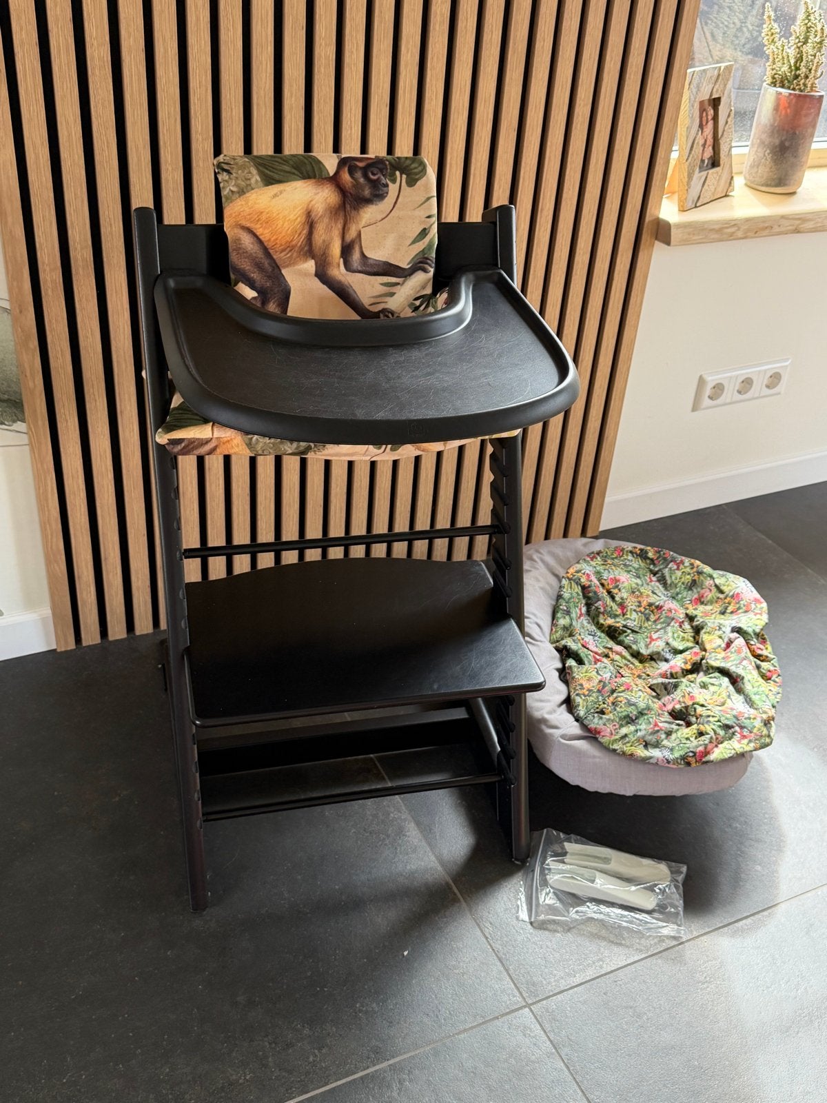 Stokke Tripp Trapp Zwart Compleet met Newborn & Babyset, Ophalen, Zo goed als nieuw, Meegroeistoel, Aanschuifbaar