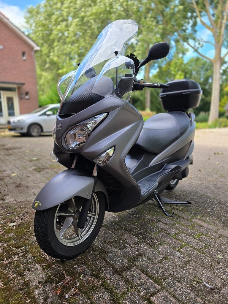 *   2016 Suzuki Burgman 200   *, Automaat, Particulier, Zilver of Grijs, 200 cc