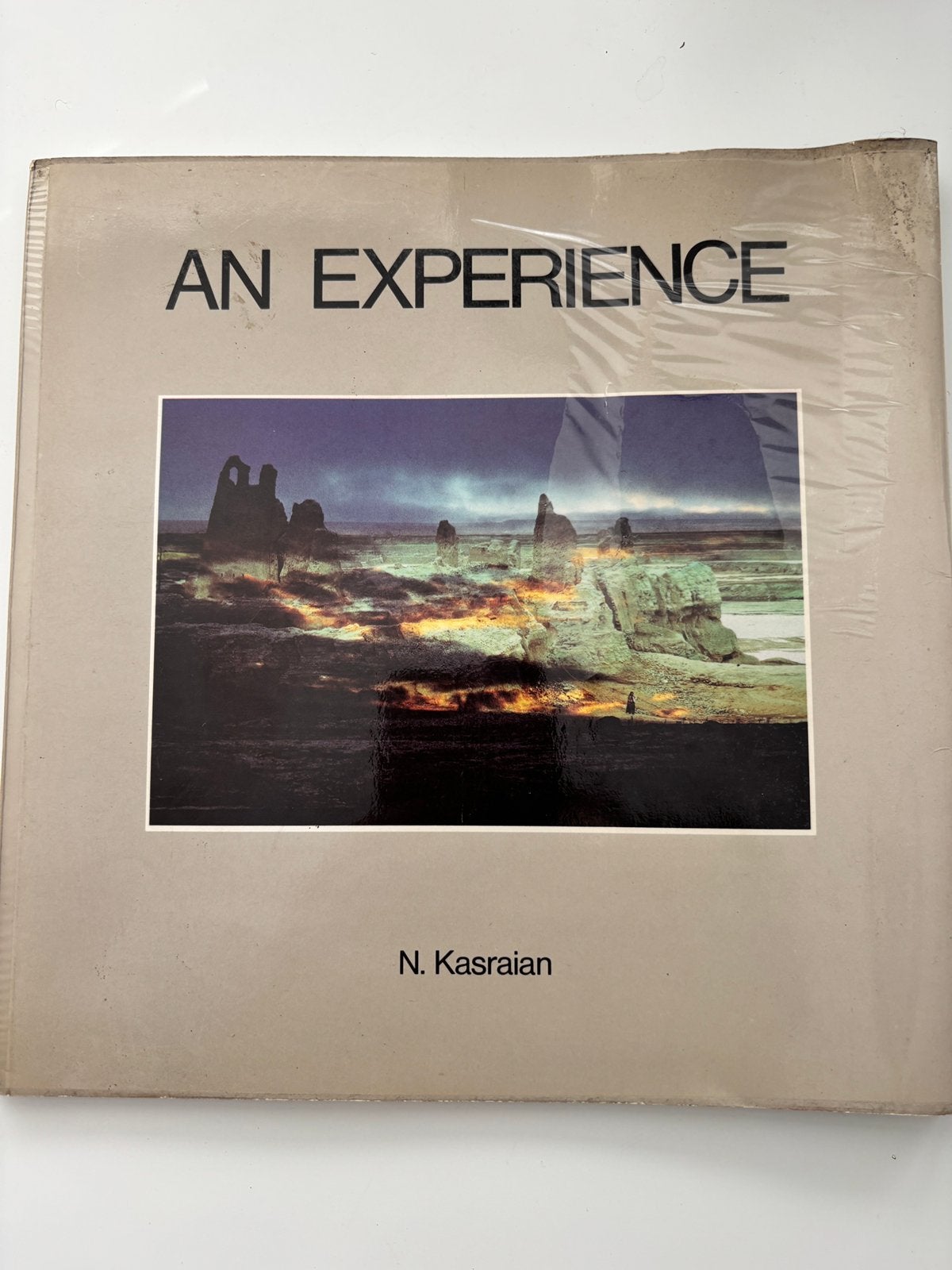 An Experience – N. Kasraian – Iraans fotoboek 1988, Ophalen of Verzenden, Gelezen, Fotografen