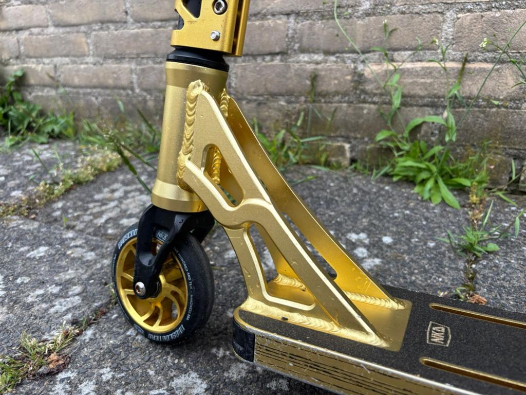 Super step NKA - Goud/Zwart Stuntstep, Fietsen en Brommers, Steps, Ophalen, Zo goed als nieuw, Gewone step, NKA