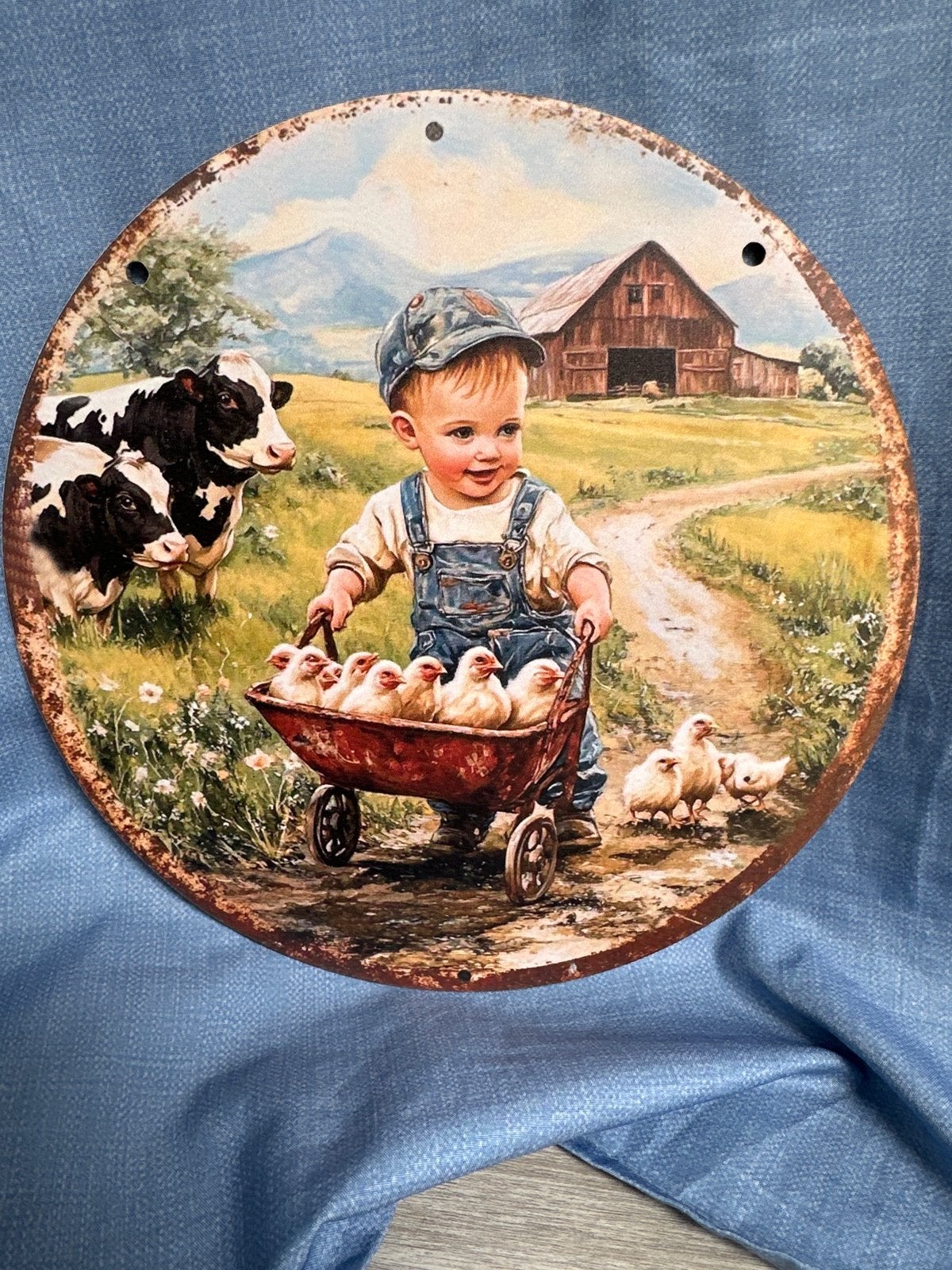 Decoratief bord: Zoontje/kleinzoon met kuikens op boerderij, Hout, Gebruikt, Meerkleurig, Ophalen of Verzenden