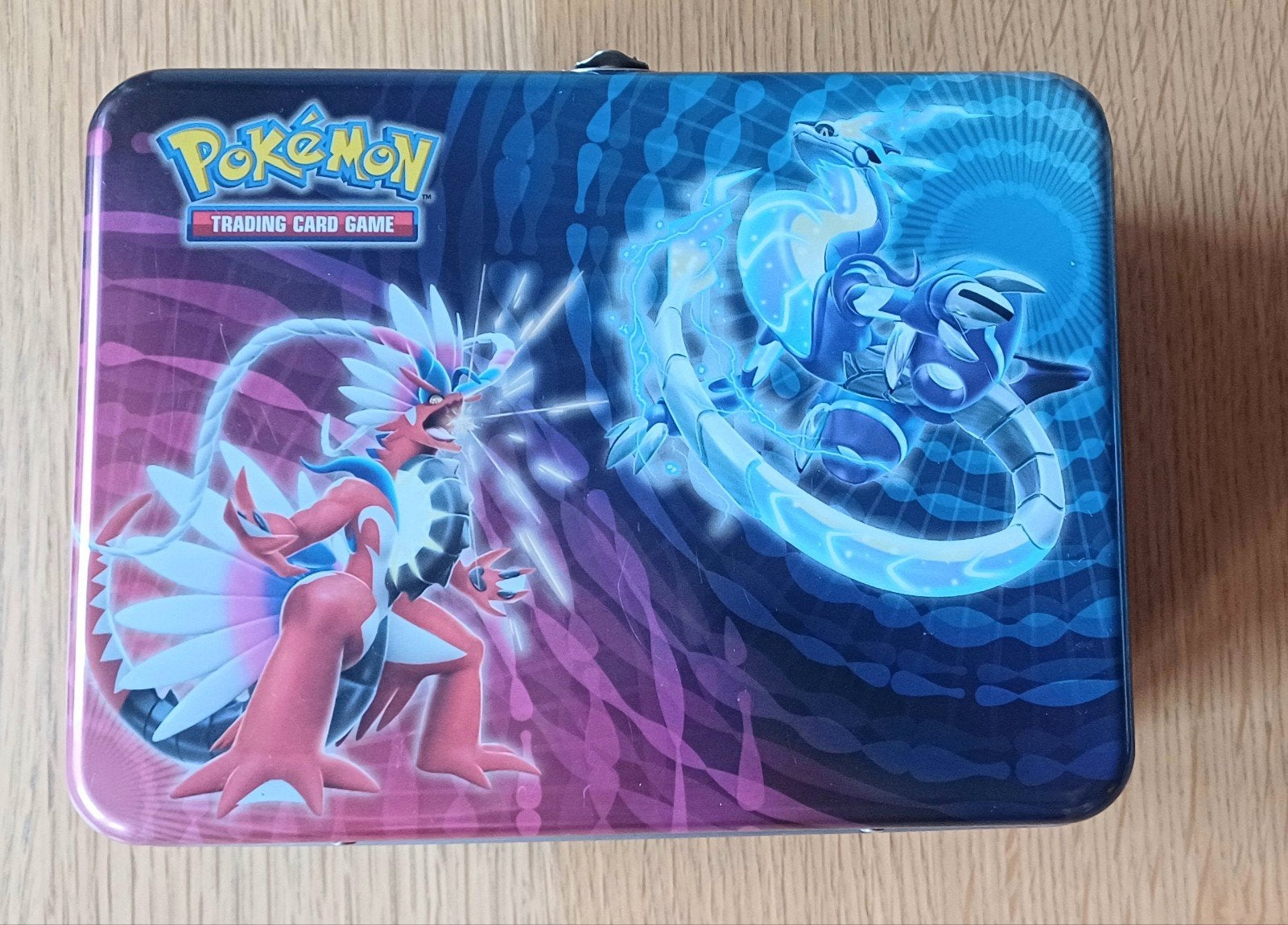 Pokémon Kaarten Tin Box met diverse kaarten, Ophalen of Verzenden, Gebruikt, Meerdere kaarten