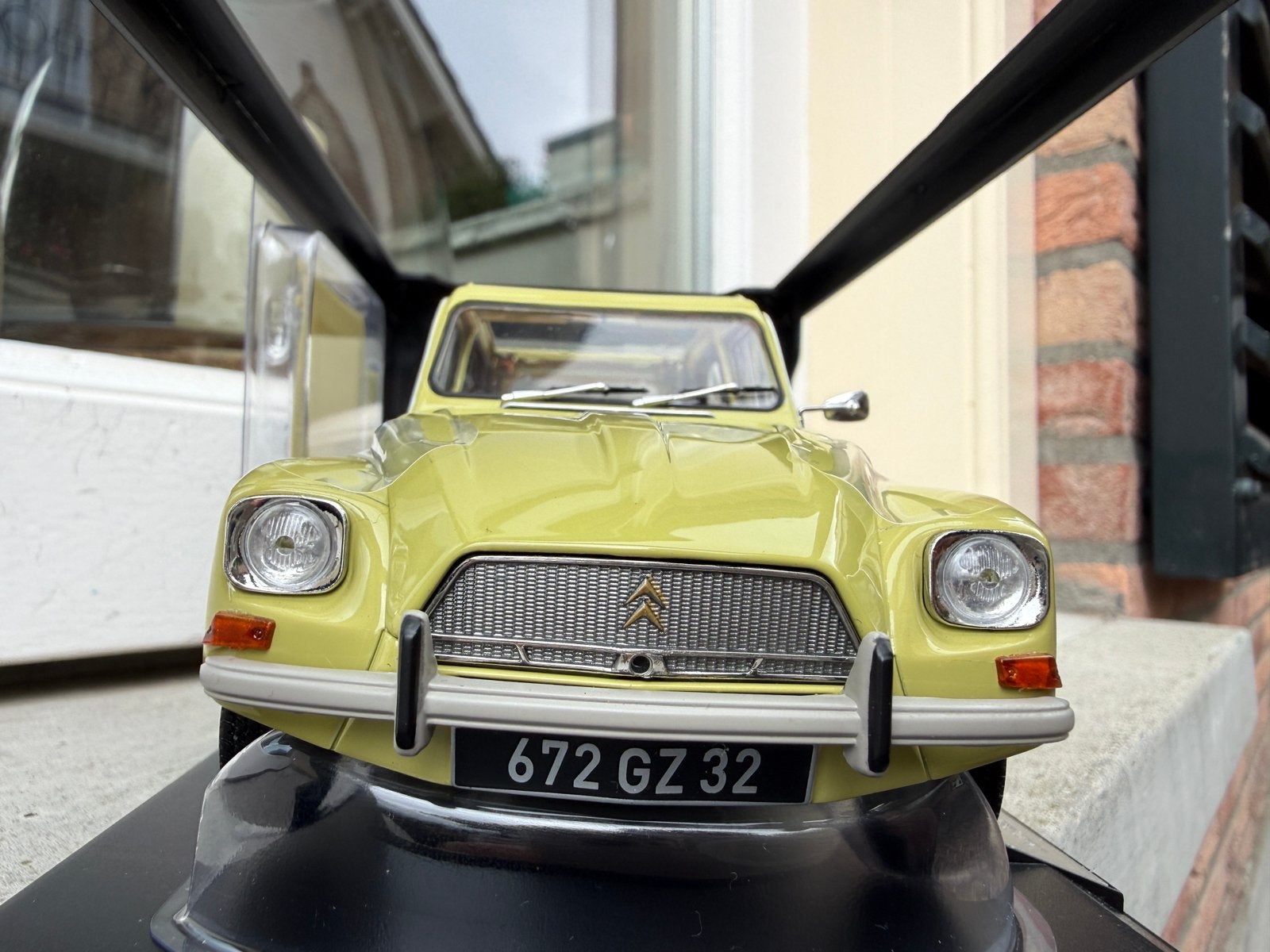 1:18 Citroen Dyane 6 Calabre Yellow 1970 Norev 181657, Auto, Norev, 70-72 Av. de Bohlen, Vaulx-en-Velin, 69120, France, Norev