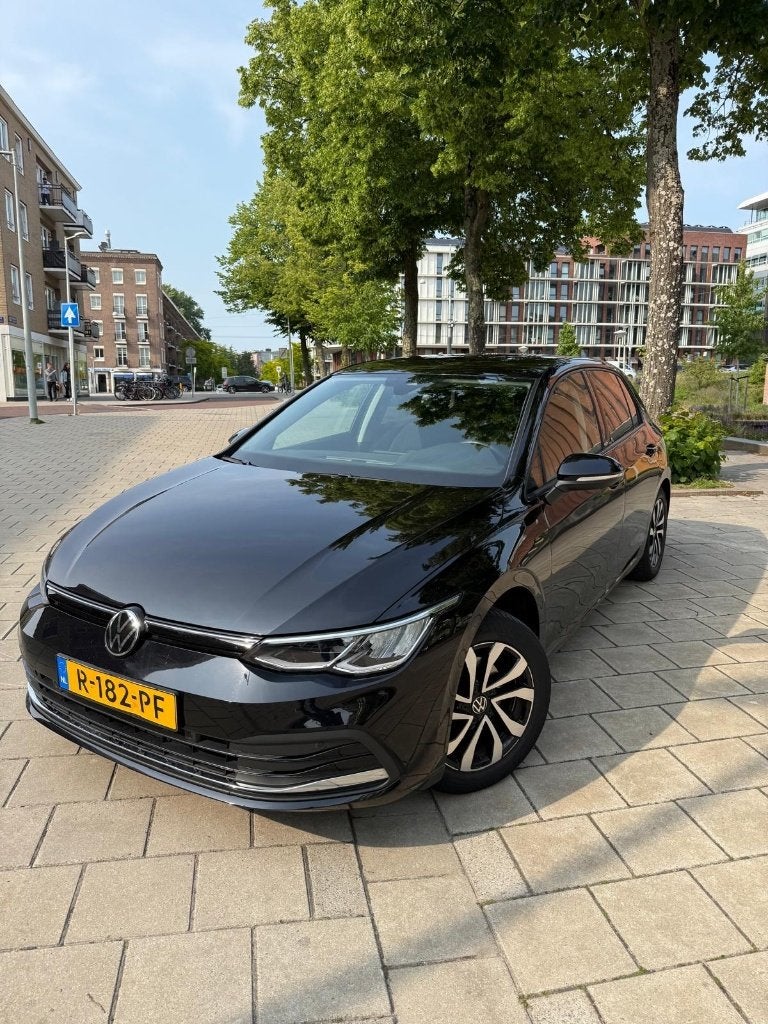 Volkswagen Golf 1.0 TSI 110pk 2021 Zwart, Voorwielaandrijving, Stof, Zwart, 1164 kg