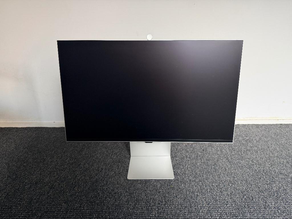 Samsung ViewFinity S9, Computers en Software, Monitoren, 3 tot 5 ms, In hoogte verstelbaar, Ophalen of Verzenden, Samsung