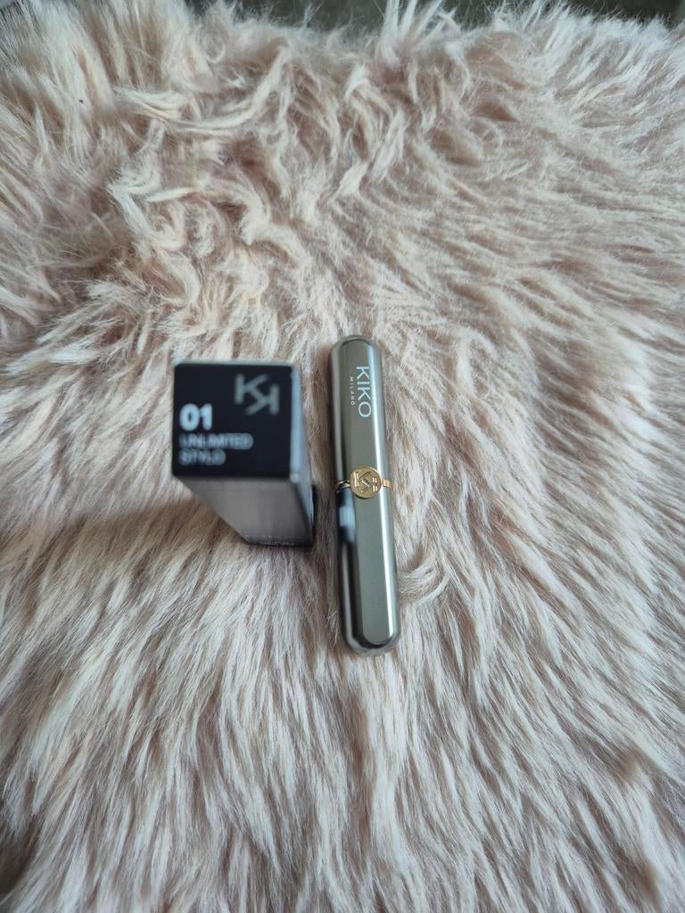 KIKO Milano Unlimited Stylo Lipstick 01, Ophalen of Verzenden, Nieuw, Rood, Lippen