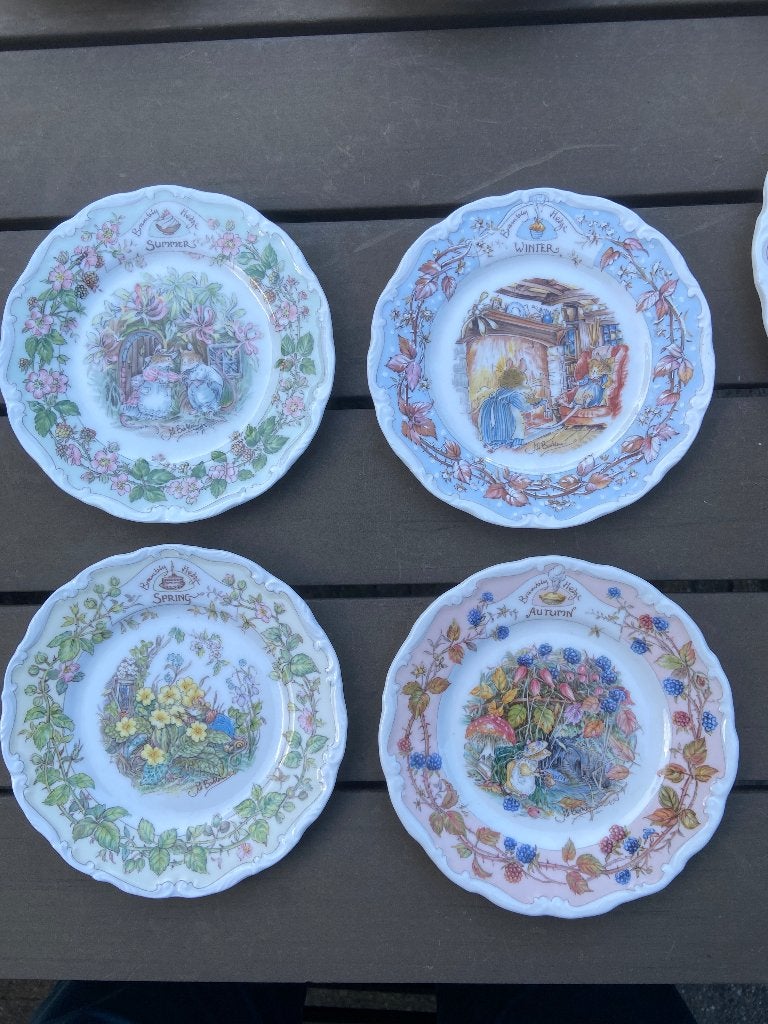 Brambly Hedge tea plates (4), Ophalen of Verzenden, Zo goed als nieuw, Porselein, Bord of Schaal
