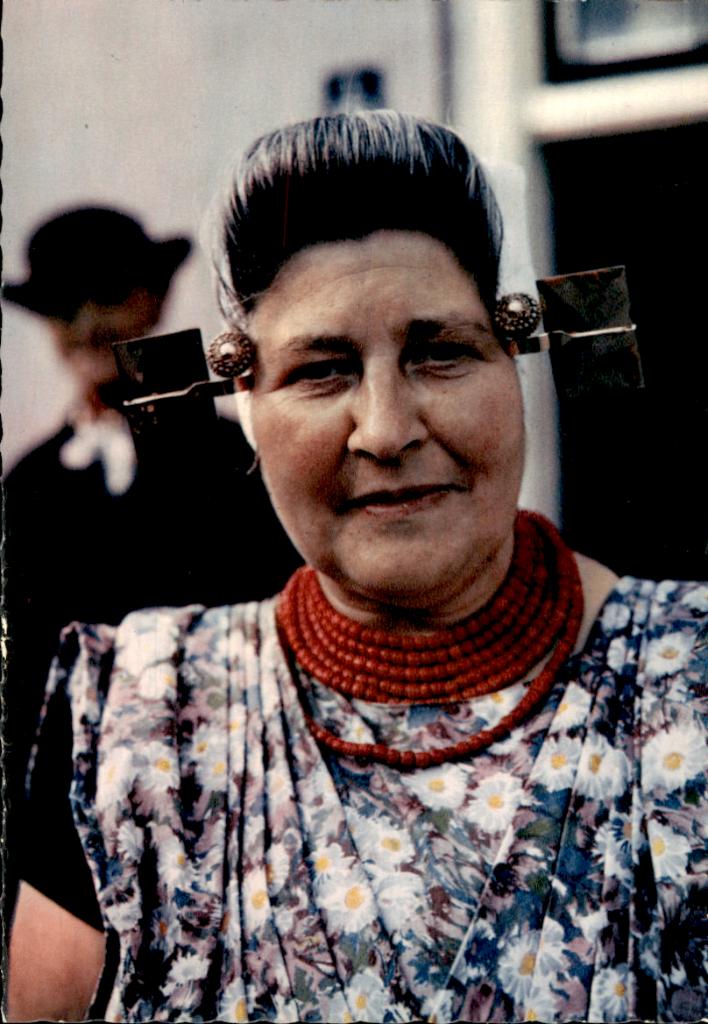 dame in Zeeuwse klederdracht, Verzenden, 1960 tot 1980, Ongelopen, Klederdracht