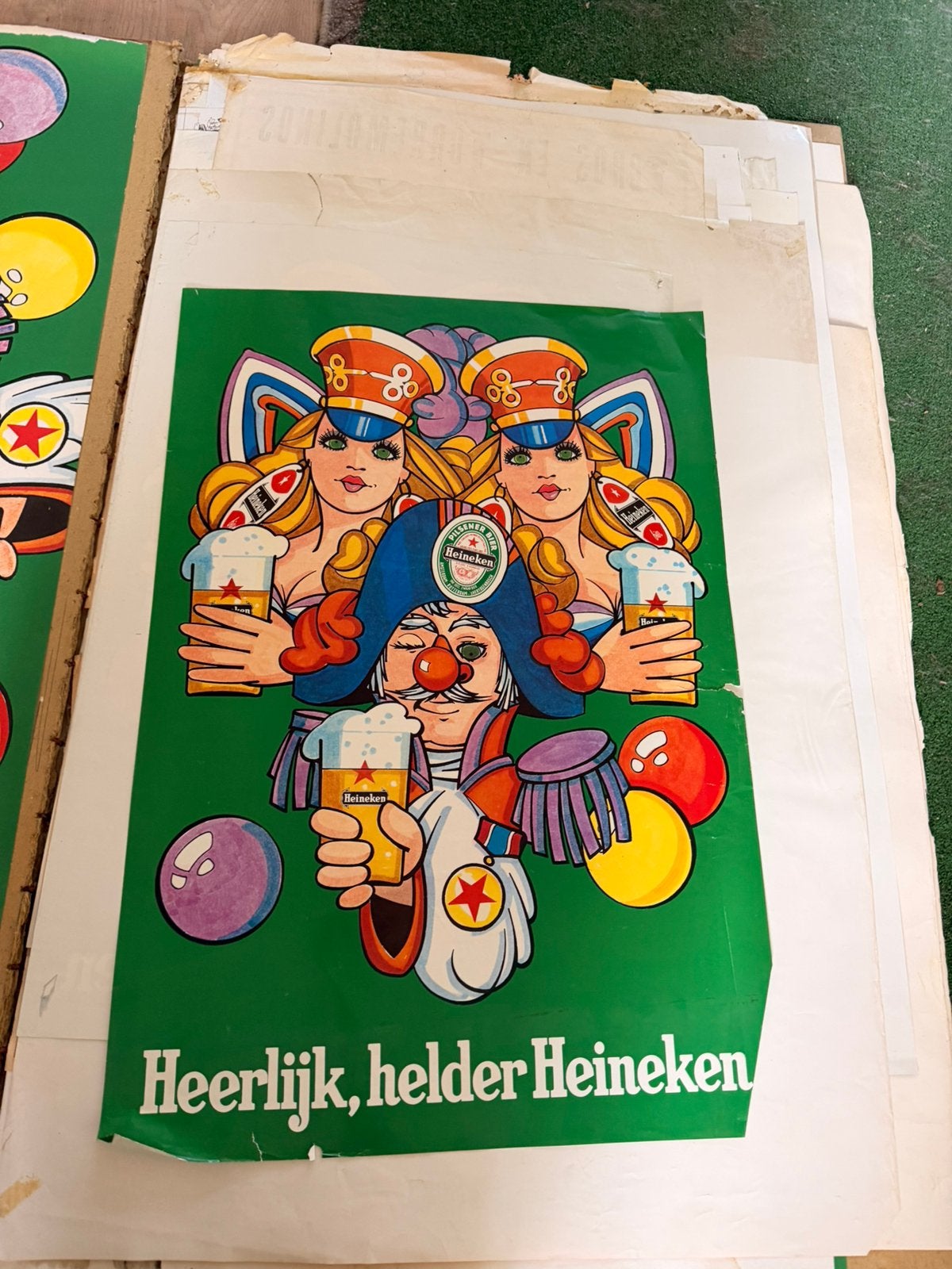 Vintage Heineken Reclame Poster - Heerlijk, Helder Heineken, Verzamelen, Merken en Reclamevoorwerpen, Gebruikt, Reclamebord, Ophalen of Verzenden