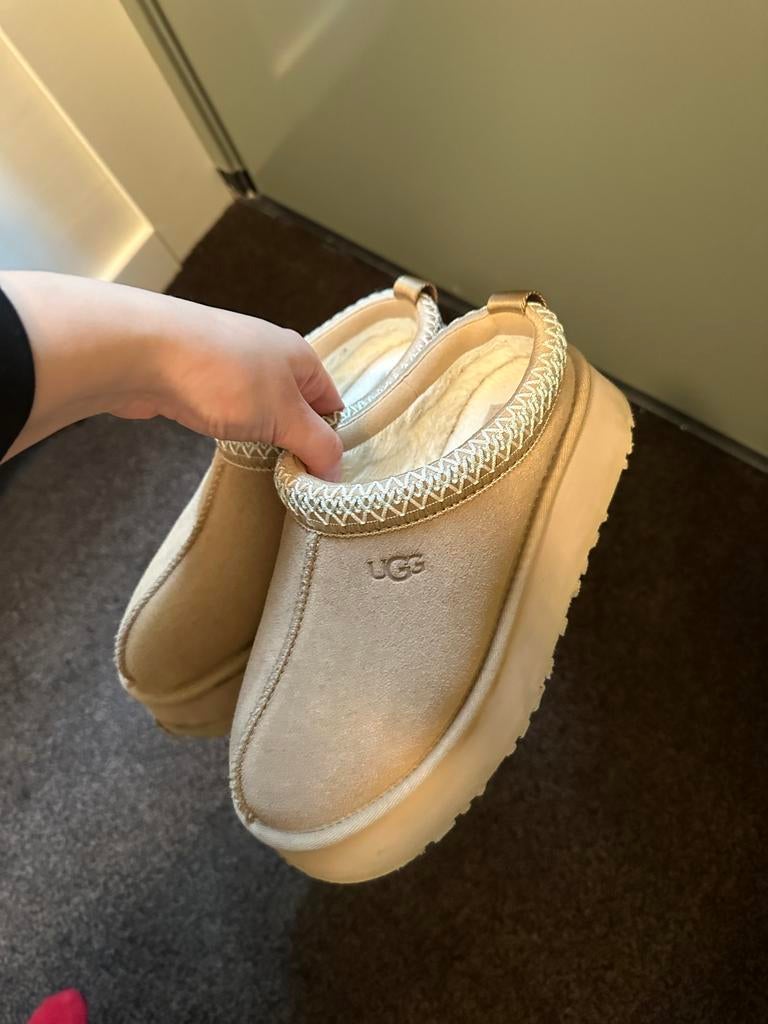 Uggs tazz platform maat 37, Ophalen of Verzenden, Gedragen, Beige