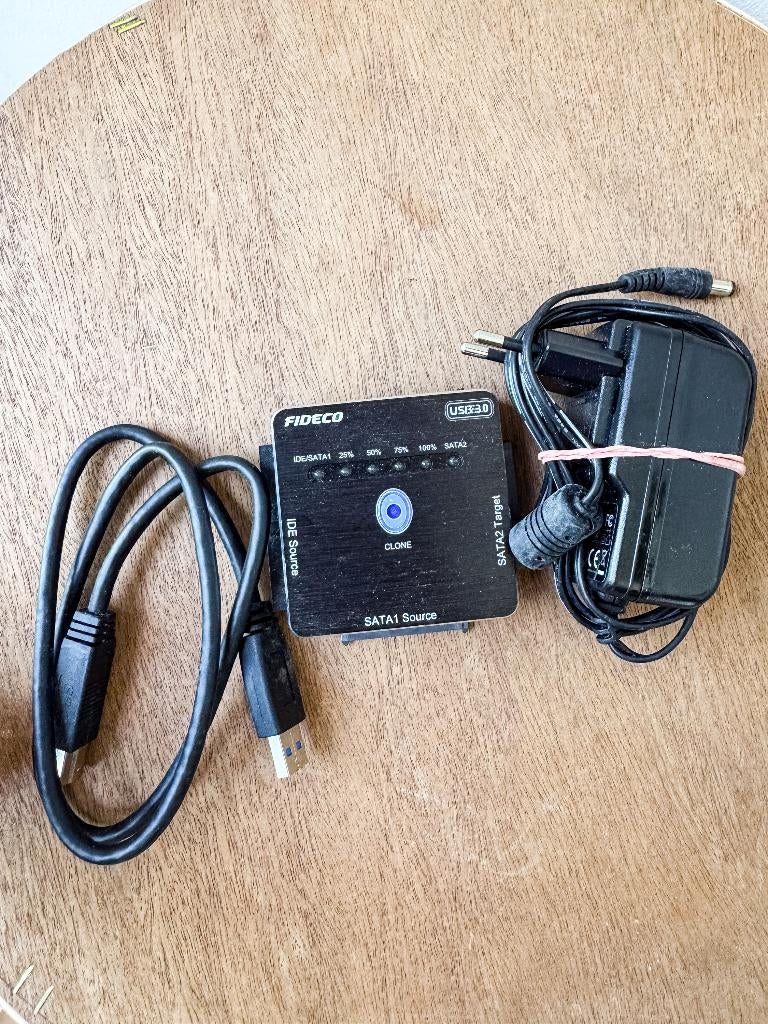 Fideco HDD to USB3 hub (2 schijven tegelijkertijd), SSD, Ophalen of Verzenden, Zo goed als nieuw, Laptop