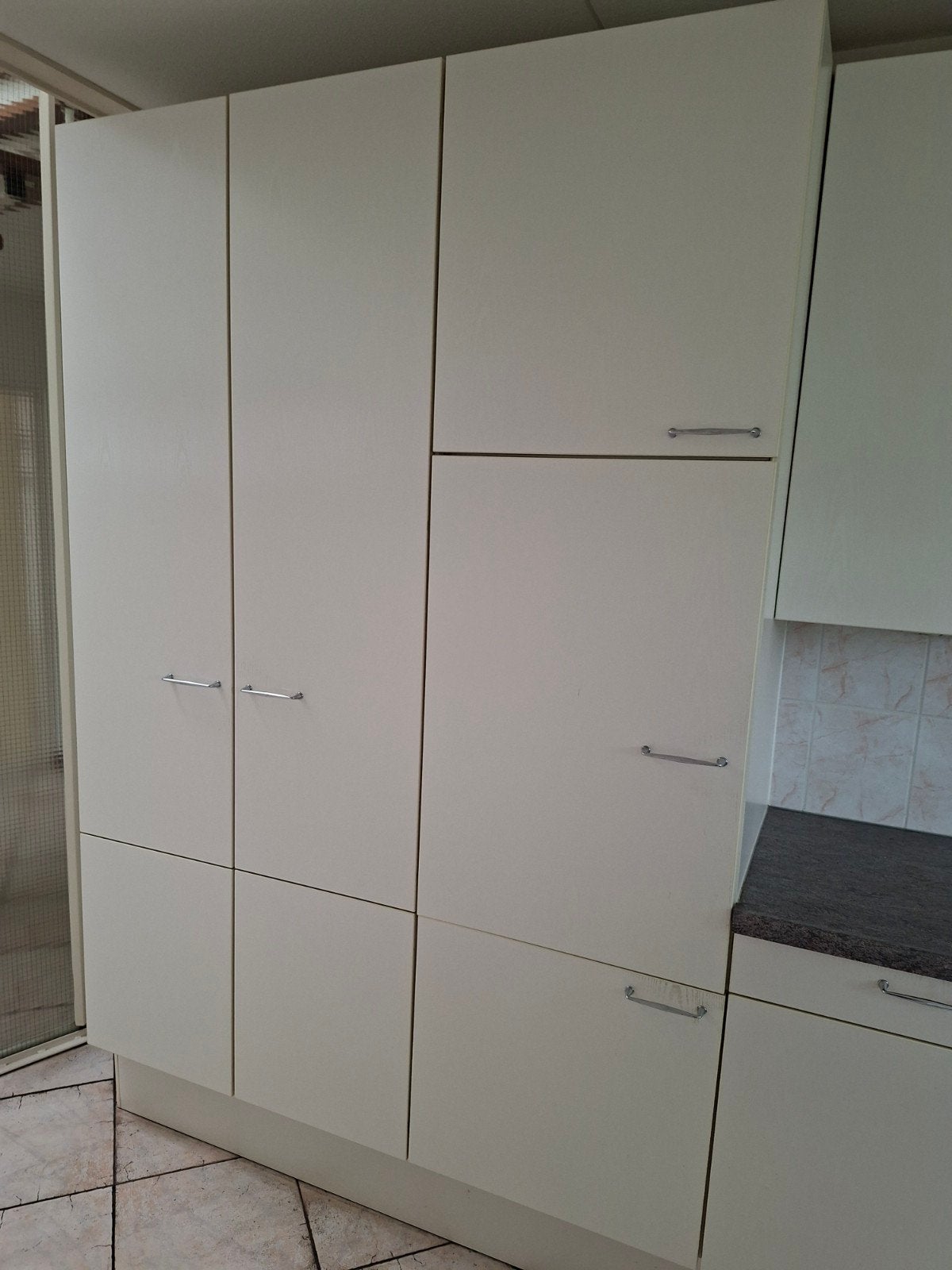 Complete keuken  gebroken wit met inbouwkoelkast etc., Ophalen, Gebruikt, Met deur(en), 200 cm of meer