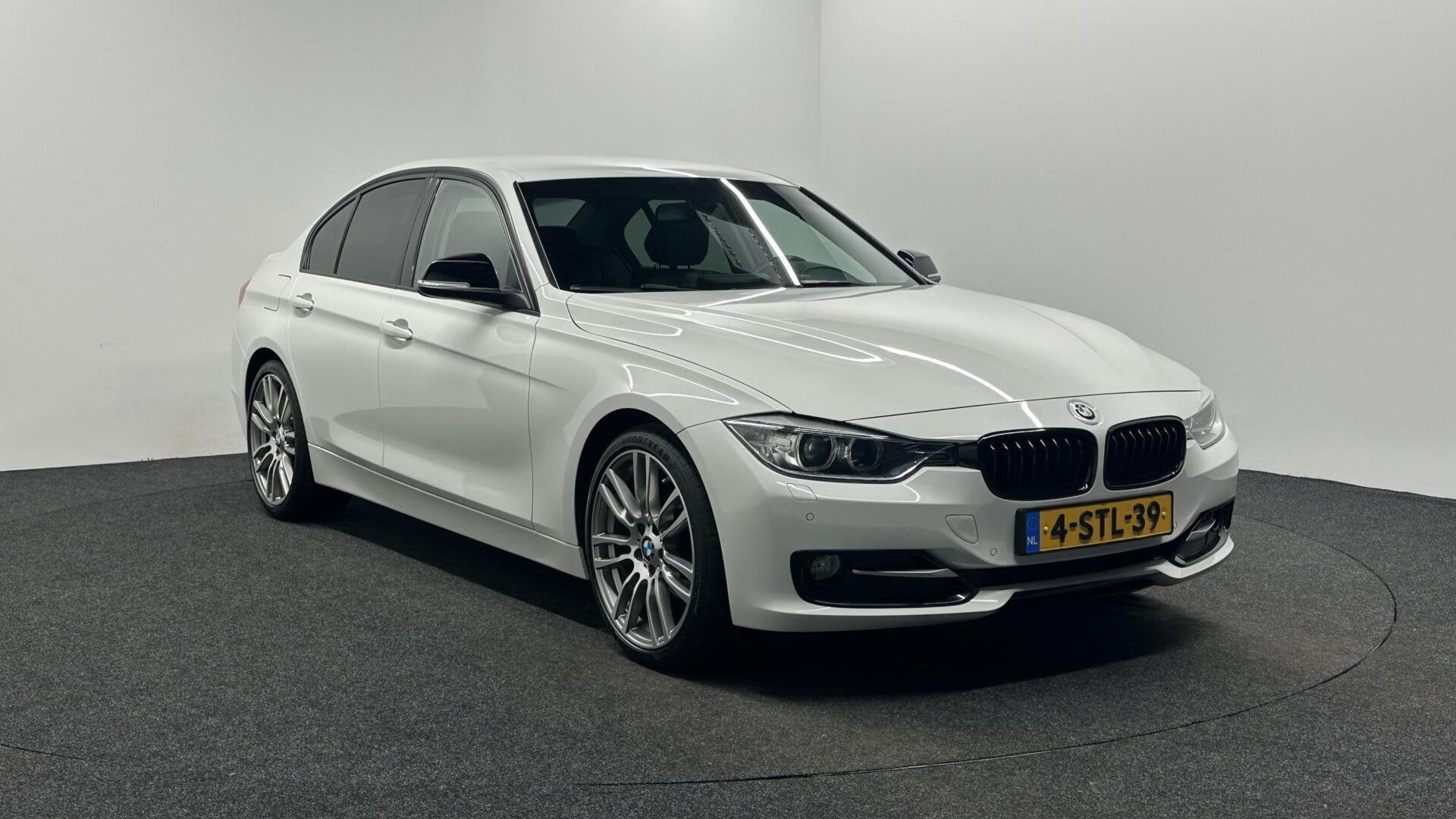 BMW 3-serie 320i EfficientDynamics Edition Executive NAVI LE, Auto's, Achterwielaandrijving, Gebruikt, 4 cilinders, Met garantie (alle)