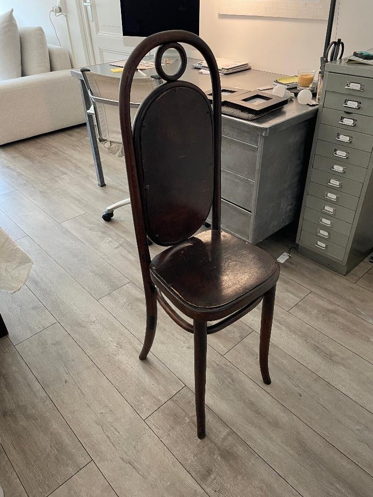 Thonet hoge stoel model 207R – gebogen beukenhout, Huis en Inrichting, Ophalen, Gebruikt, Bruin, Hout