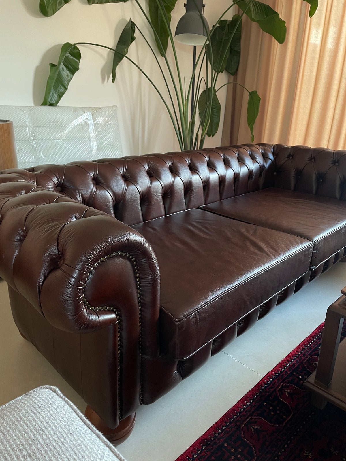Nieuwe set Chesterfield banken (3- en 2-zits) - Echt leer, Huis en Inrichting, Banken | Bankstellen, Ophalen of Verzenden, Nieuw