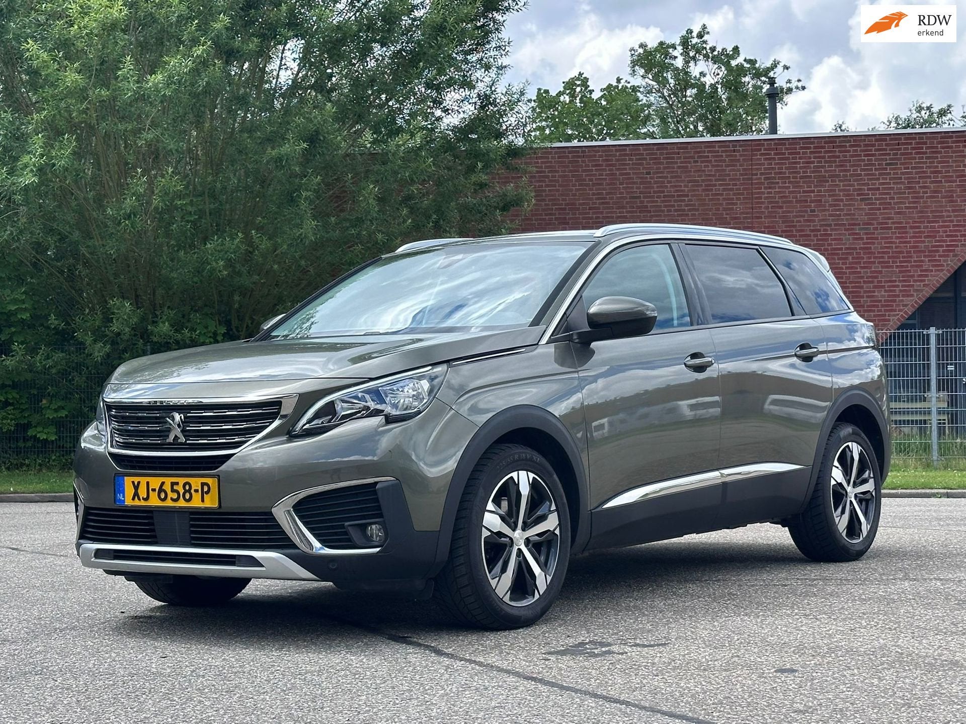 Peugeot 5008 1.2 PureTech Advanced Grip Control Allure 7P*Na, Voorwielaandrijving, Dealer onderhouden, Parkeersensor, Gebruikt