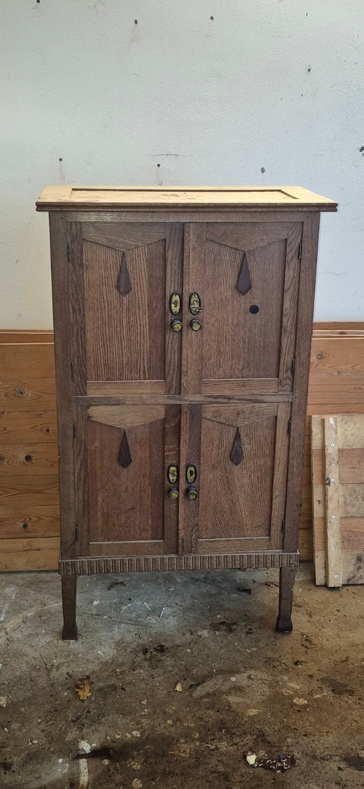 Halfhoge kast, Ophalen