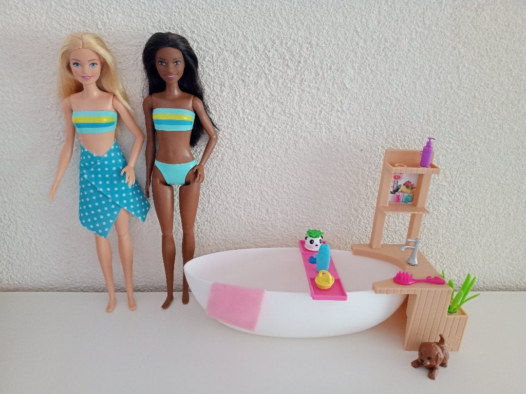 Complete Speelset van Barbie GJN32 met Barbie GJN33 erbij, Ophalen of Verzenden, Zo goed als nieuw, Barbie