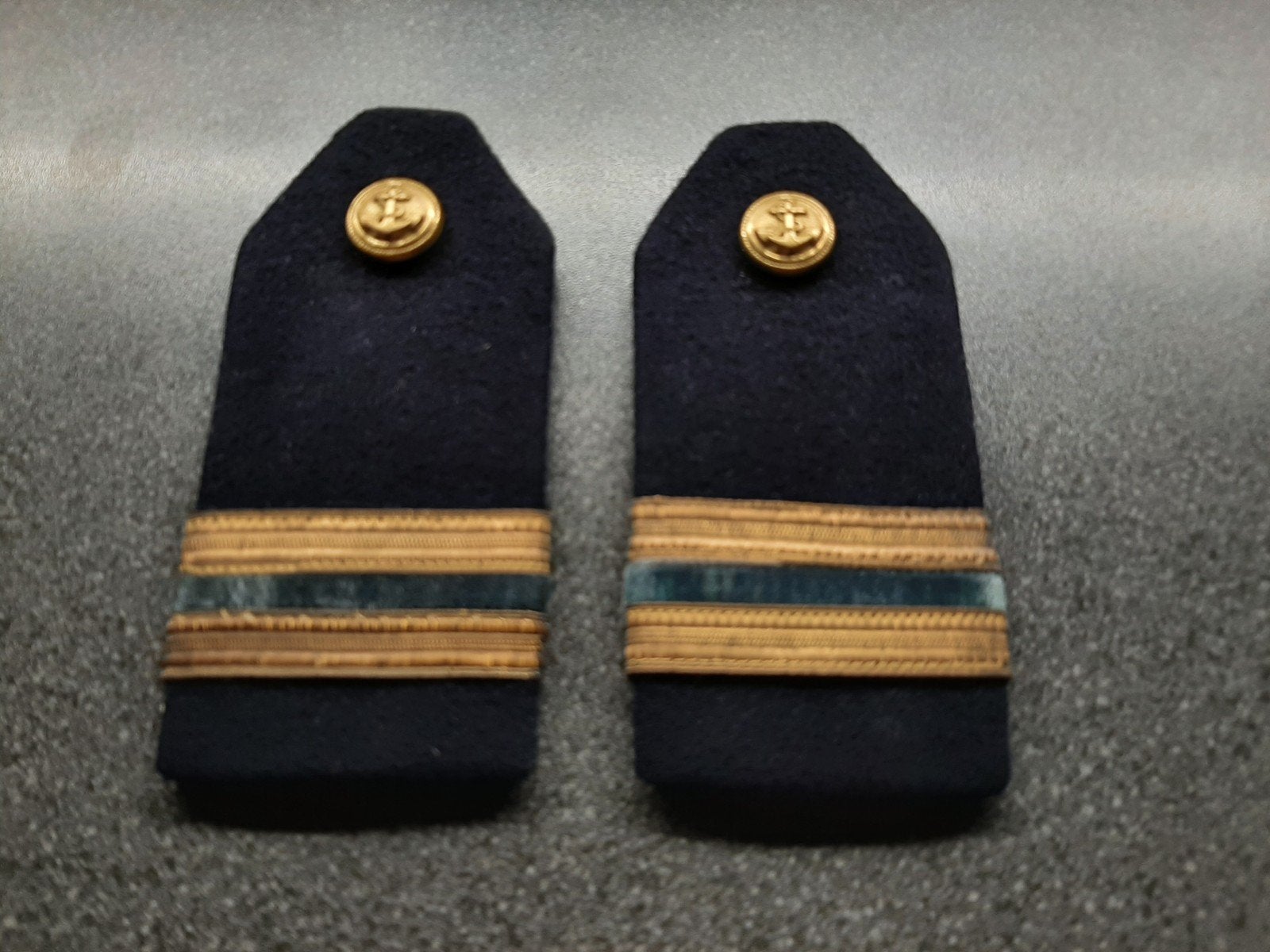 Koopvaardij  -  epauletten  set / tussen bies = groen Velour, Ophalen of Verzenden, Nederland, Embleem of Badge