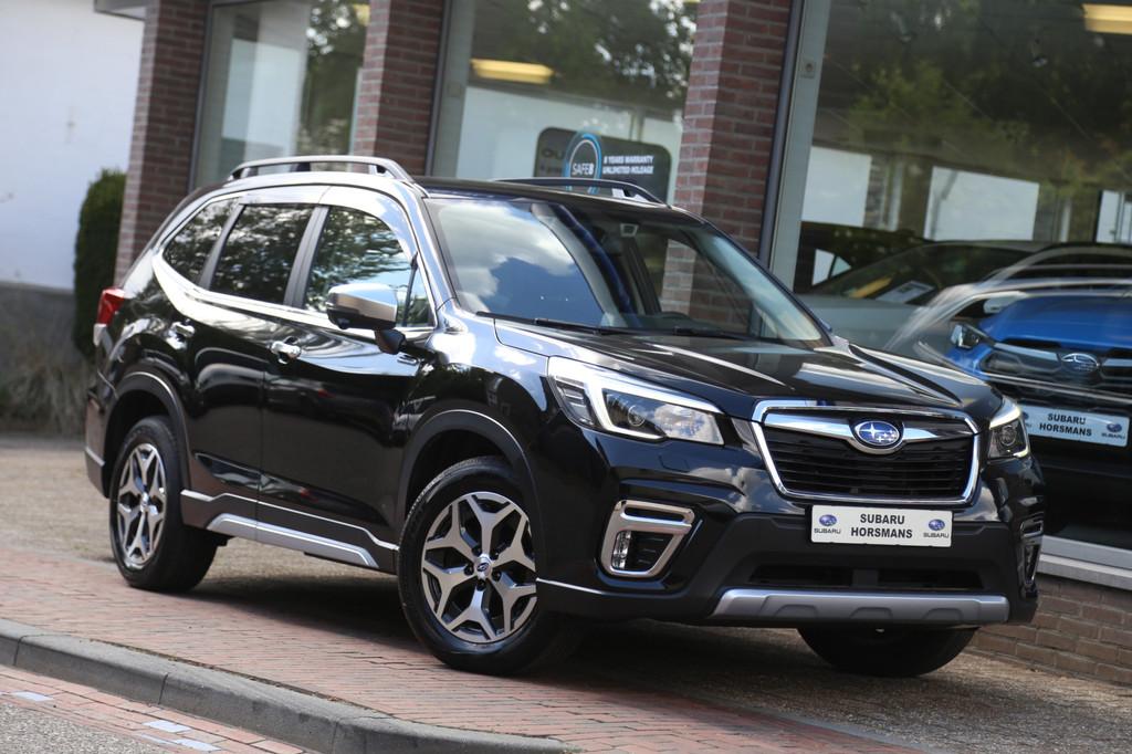 Subaru Forester 2.0i e-BOXER AWD Luxury Navi Carplay Camera, Automaat, 12 maanden, 4 cilinders, Zwart