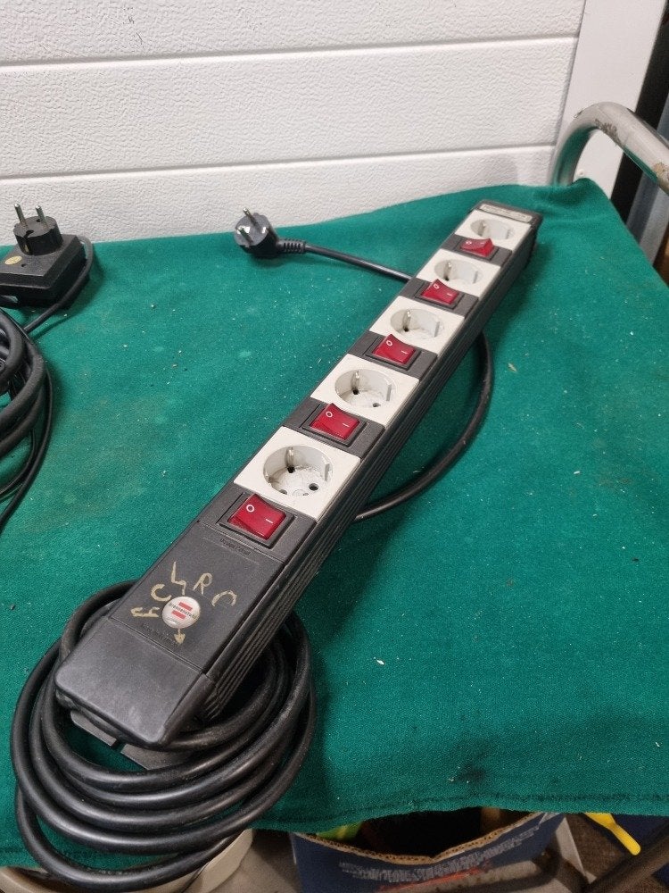 stekkerdoos voor 5 stekkers, Ophalen of Verzenden, 'T Olde Gre-j, Info@toldegrej.nl, Endepoelstraat 20f Didam