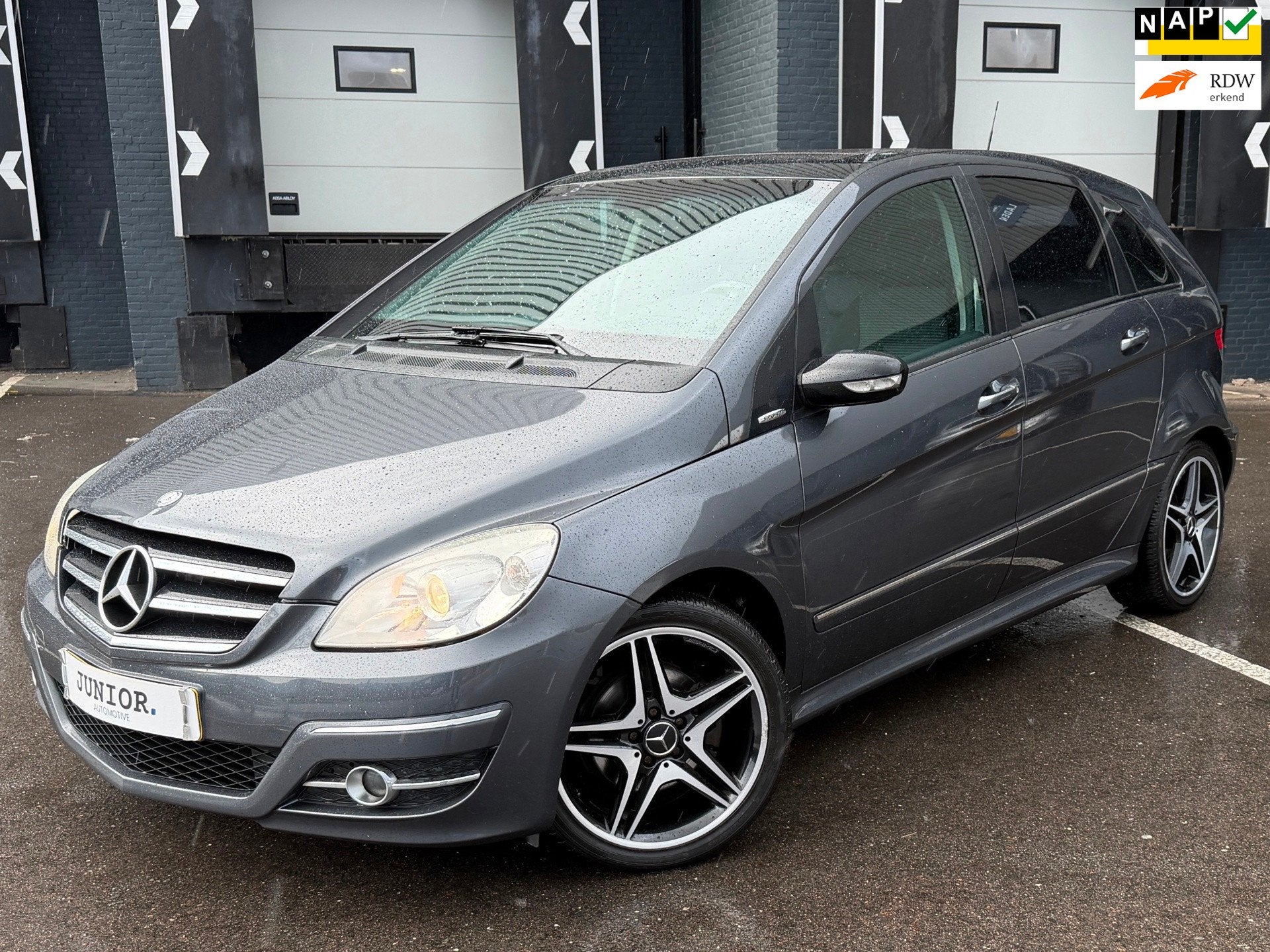 Mercedes-Benz B-klasse 200 SPORT AUTOMAAT/LEDER/XENON/CRUISE, Auto's, 136 pk, Gebruikt, Zwart, 4 cilinders