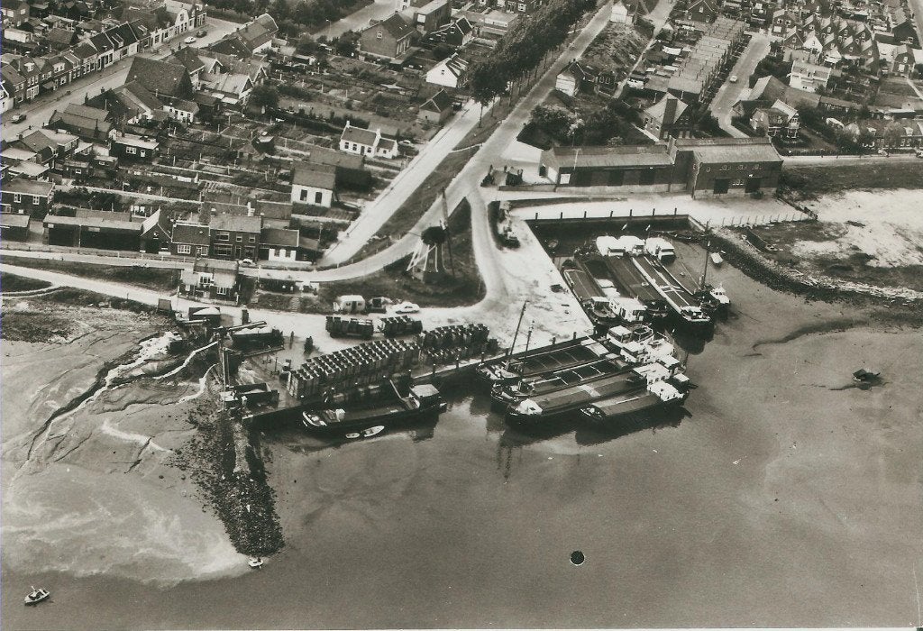 St. Philipsland haven molen ca. 1970 groot form. scheepvaart, Verzamelen, Ansichtkaarten | Nederland, Ophalen of Verzenden, 1960 tot 1980