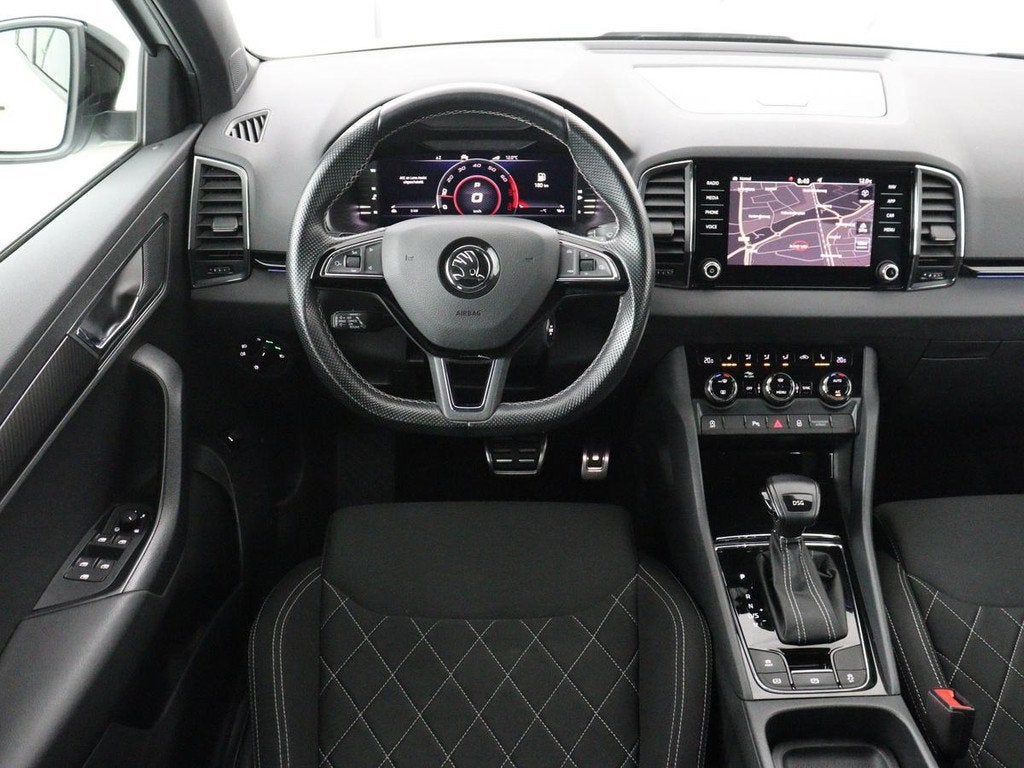 Skoda Karoq 1.5 TSI Sportline | Panoramadak | Stoelverwarmin, Auto's, Skoda, 4 cilinders, 150 pk, Wit, Karoq