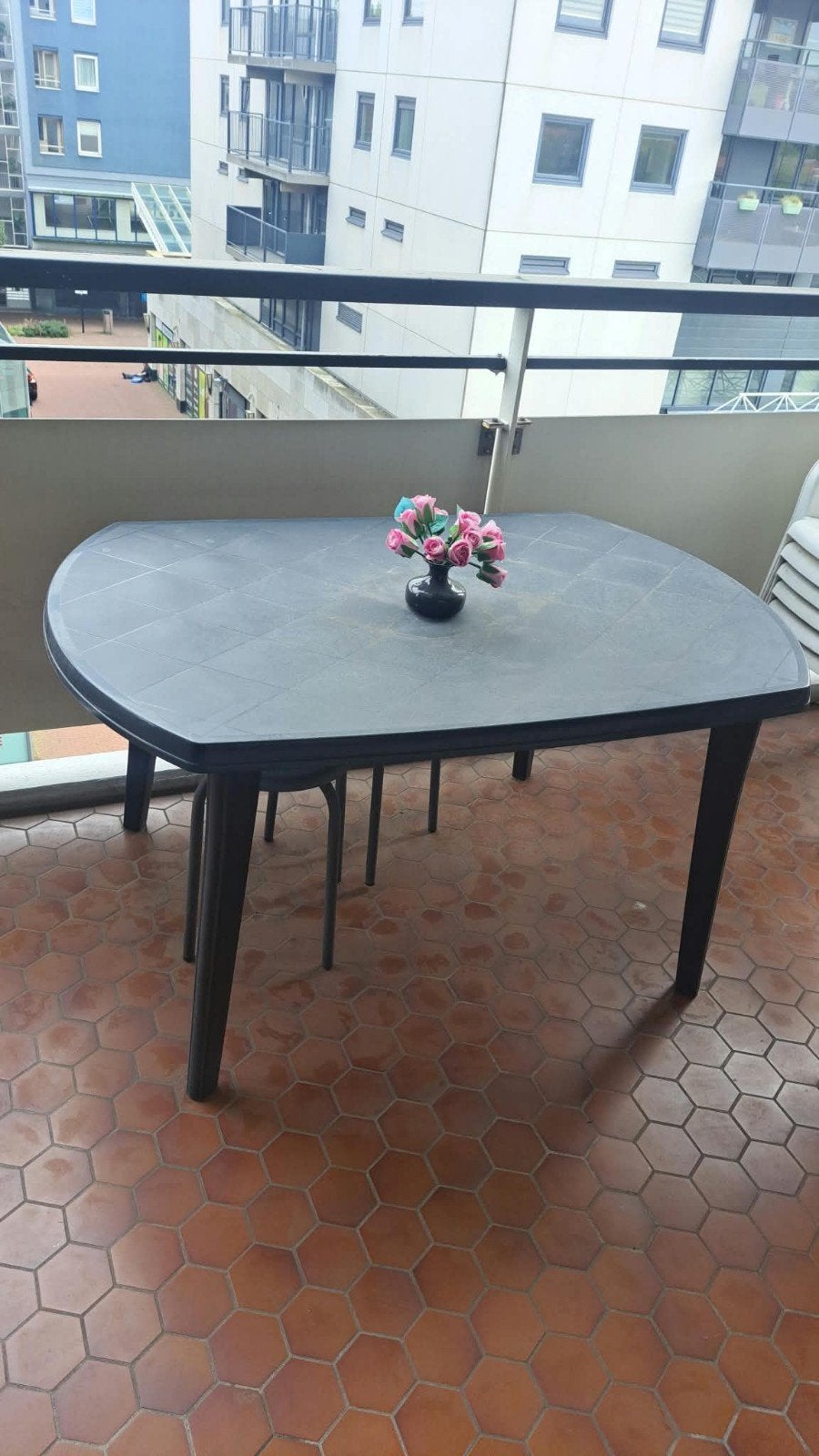 Tuinset: Tafel en 6 stoelen van kunststof, Ophalen, Kunststof, Gebruikt, 6 zitplaatsen