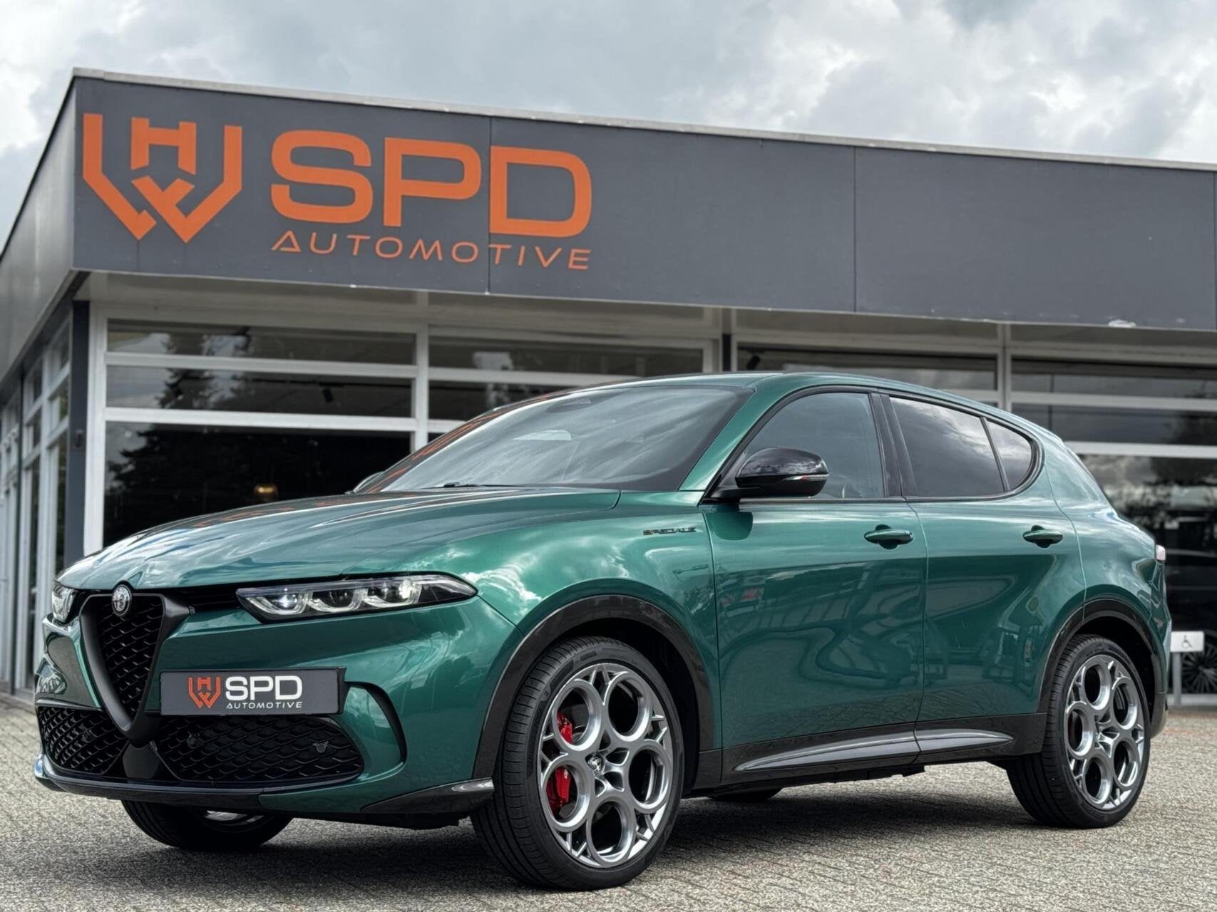 Alfa Romeo Tonale 1.5T Hybrid Ed Speciale|CAM|20"|Carpl|H&K, Auto's, Alfa Romeo, Dealer onderhouden, Gebruikt, 4 cilinders, 700 kg